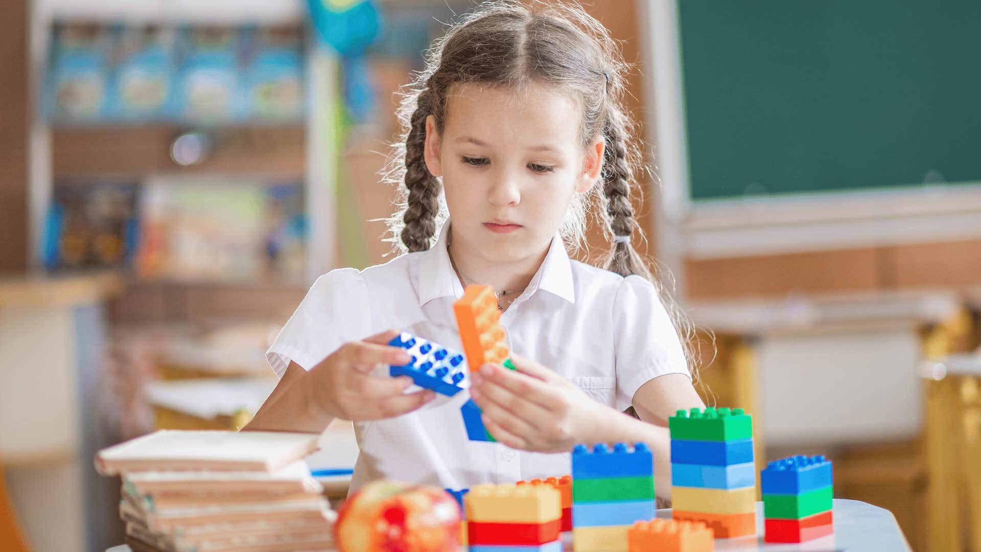 little kid who figures out by trusting her ability to figure it out