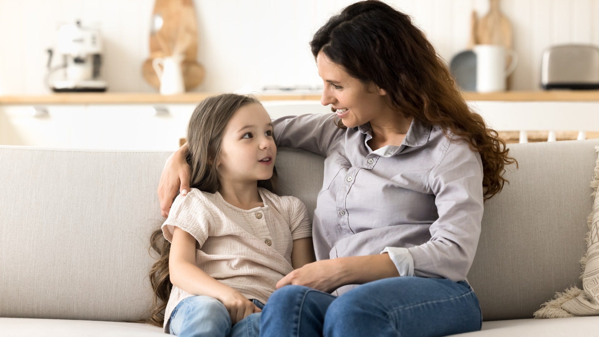 kid communicating with an adult that taught her independence