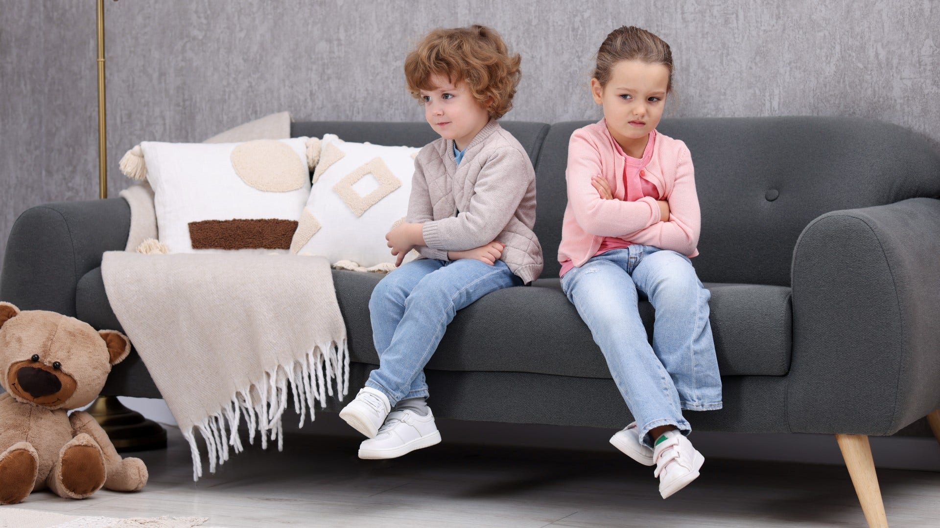 kids solving minor conflicts that taught them independence