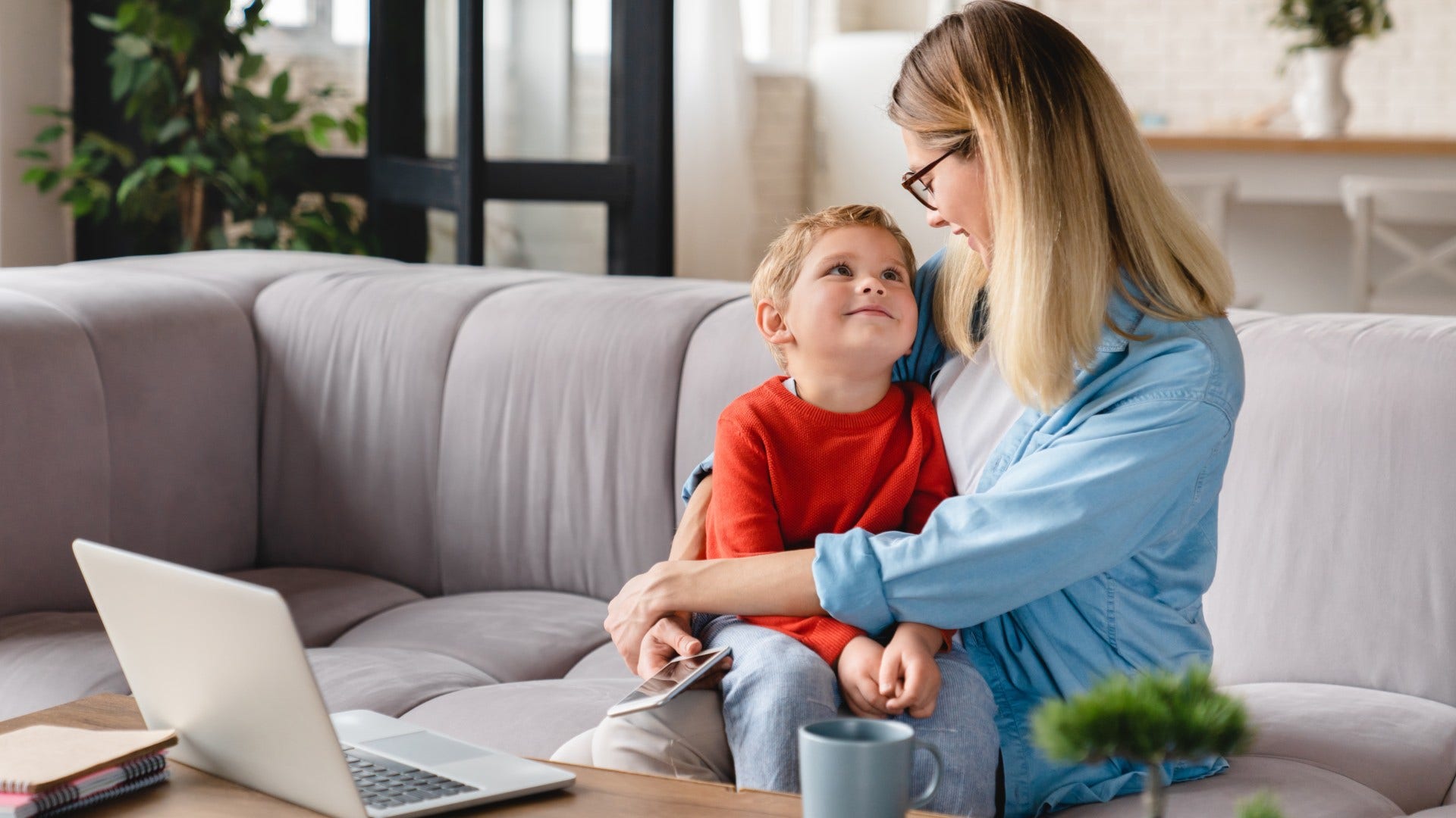 woman letting her kid make mistakes that taught him independence