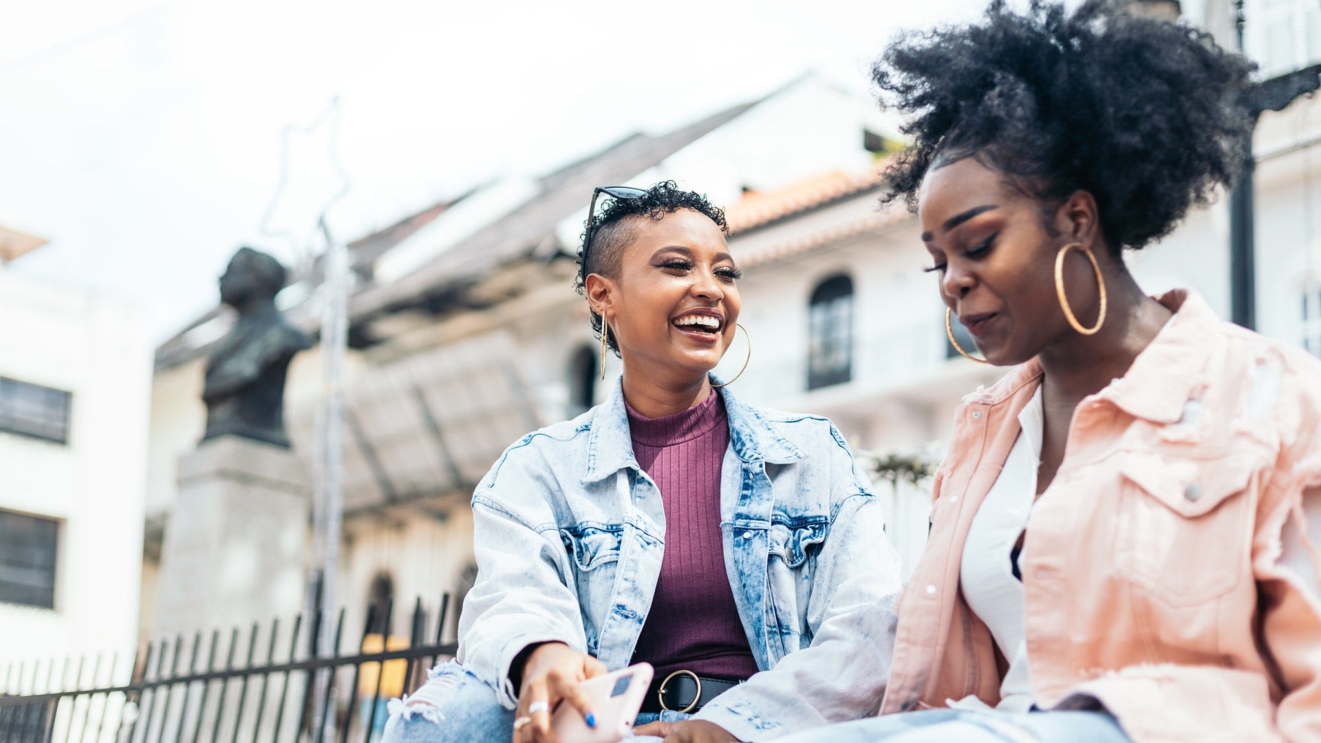 emotionally intelligent woman making conversation effortless by responding not reacting
