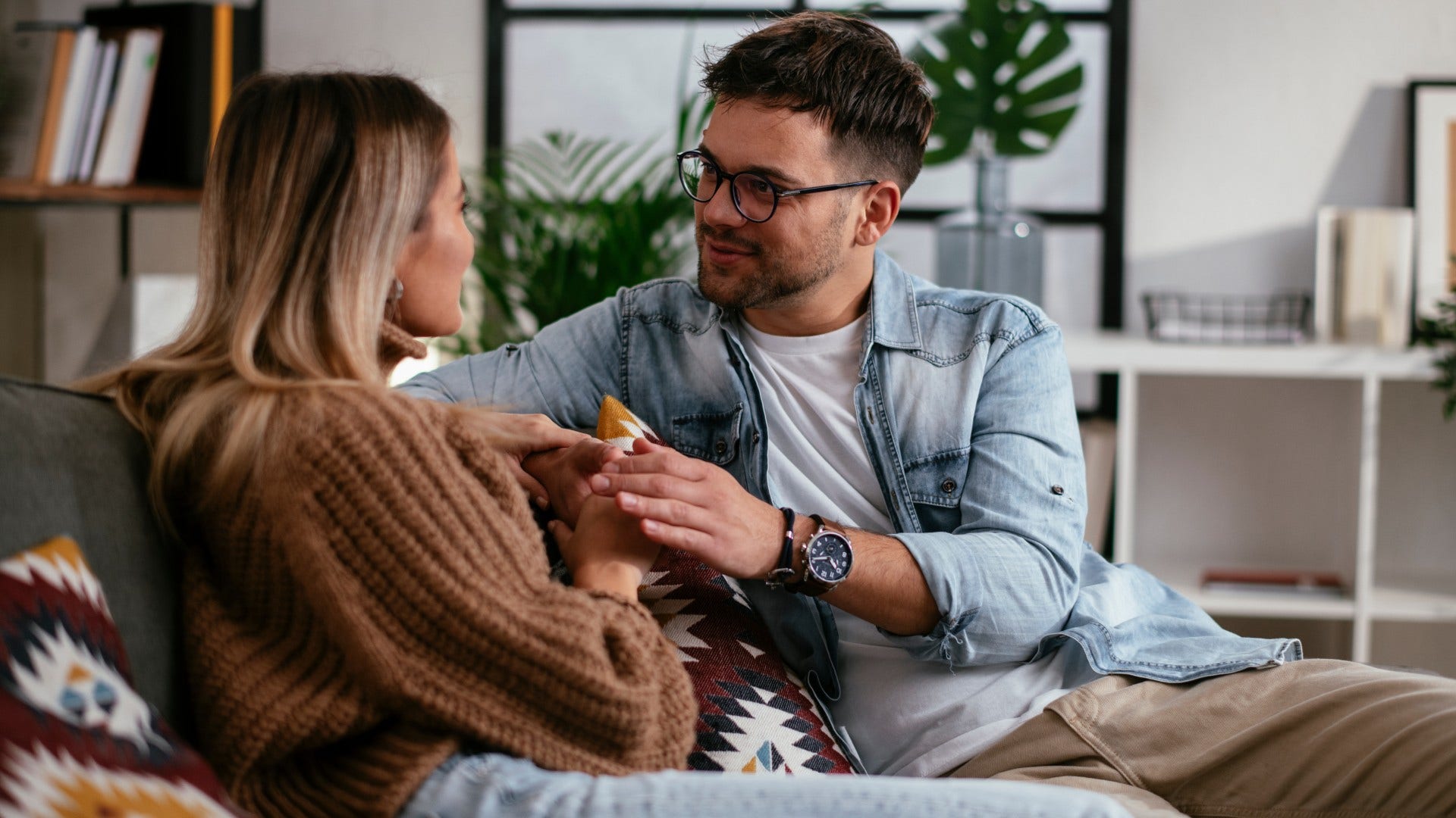 emotionally mature couple handling disagreements by actually listening to one another