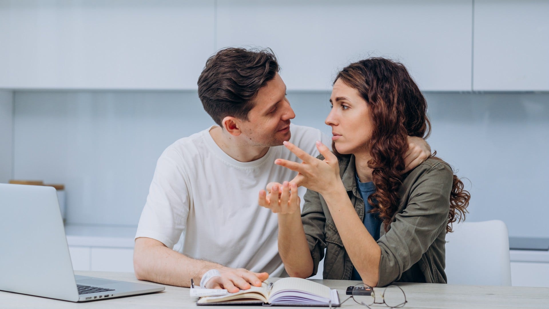 emotionally mature couple handling disagreements by confronting problems before they get too big