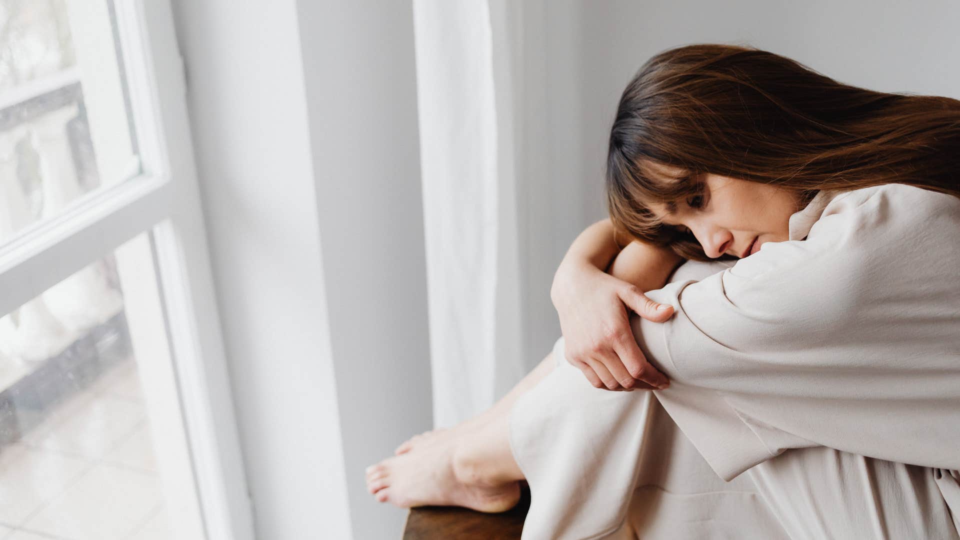 ways good women accidentally push love away she fears abandonment 