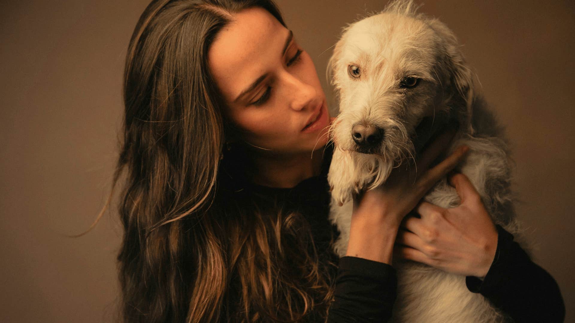 women who respect themselves take a family portrait with their pet