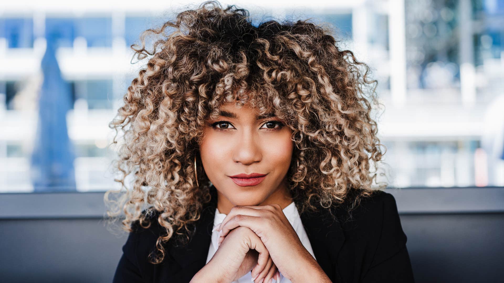 woman who only needs her own approval