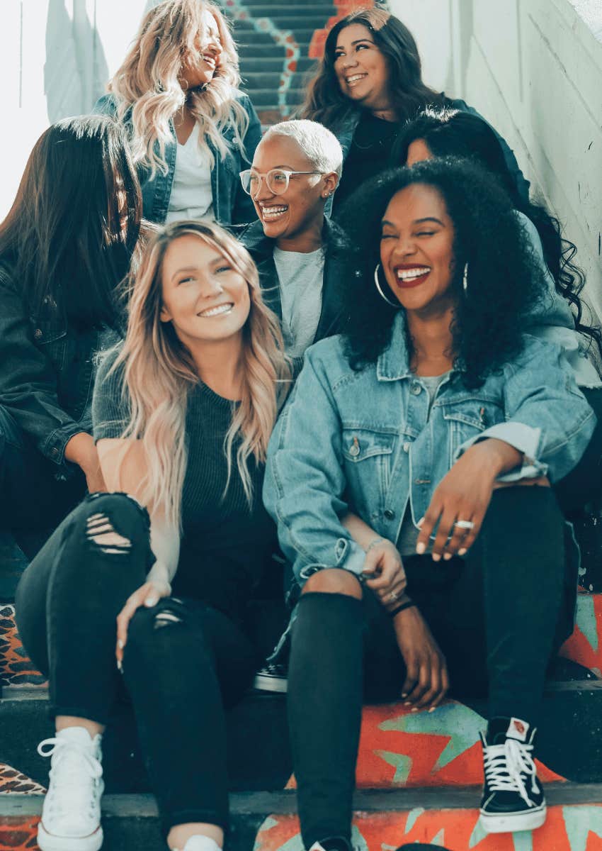 women with emotional strength surround themselves with people who love them