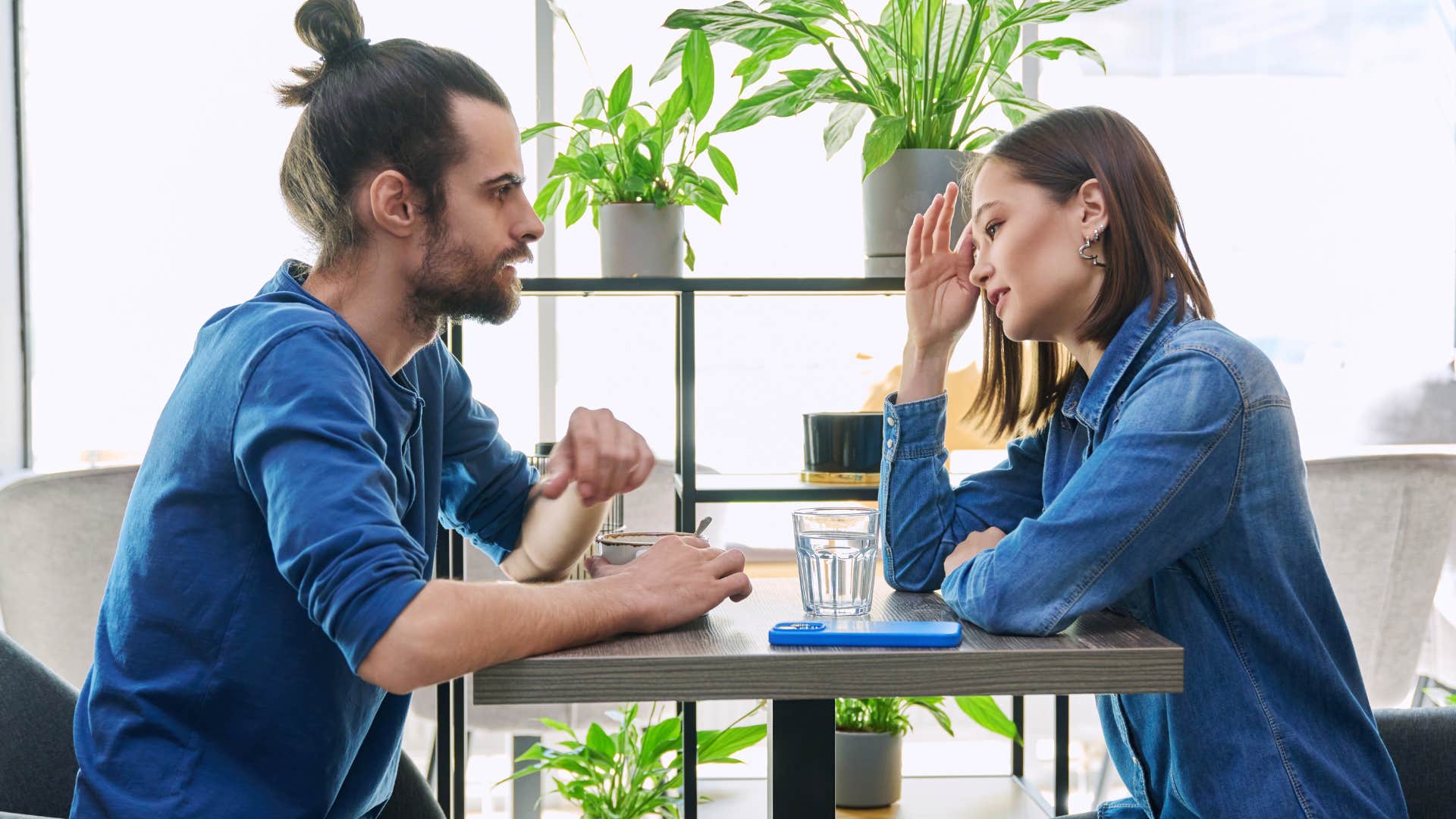 woman telling man on a date i'm not in a rush