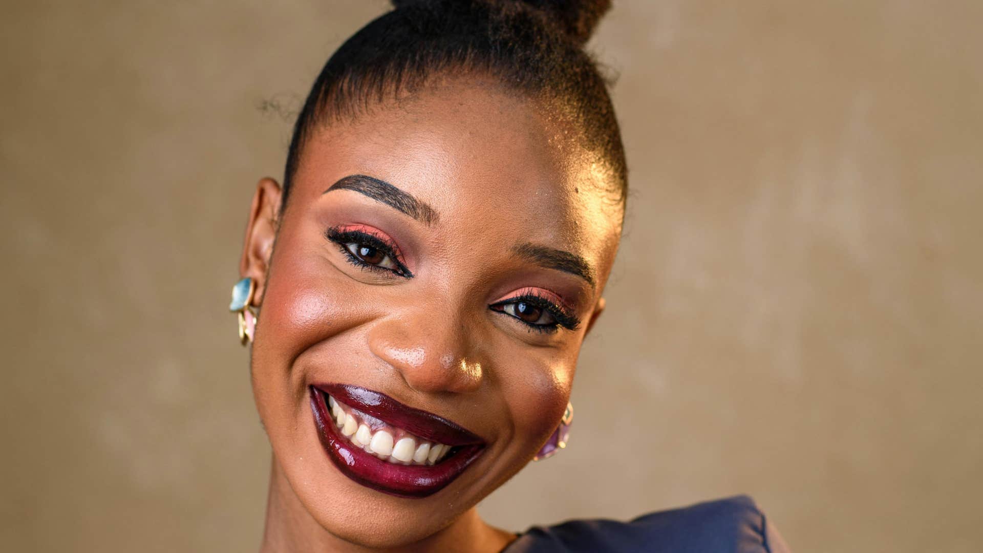 women who hate small talk and fake people usually have these highly intelligent traits they are deep thinkers