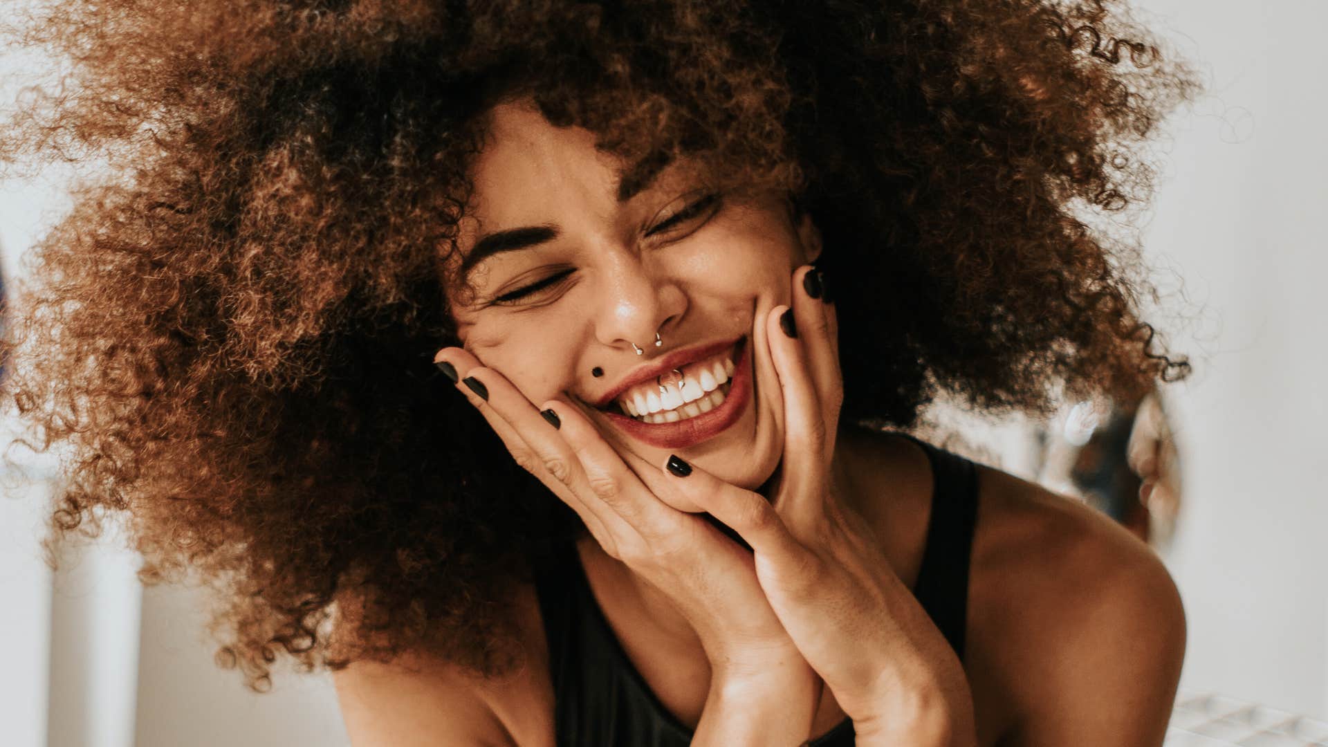 women who hate small talk and fake people usually have these highly intelligent traits they are efficient 