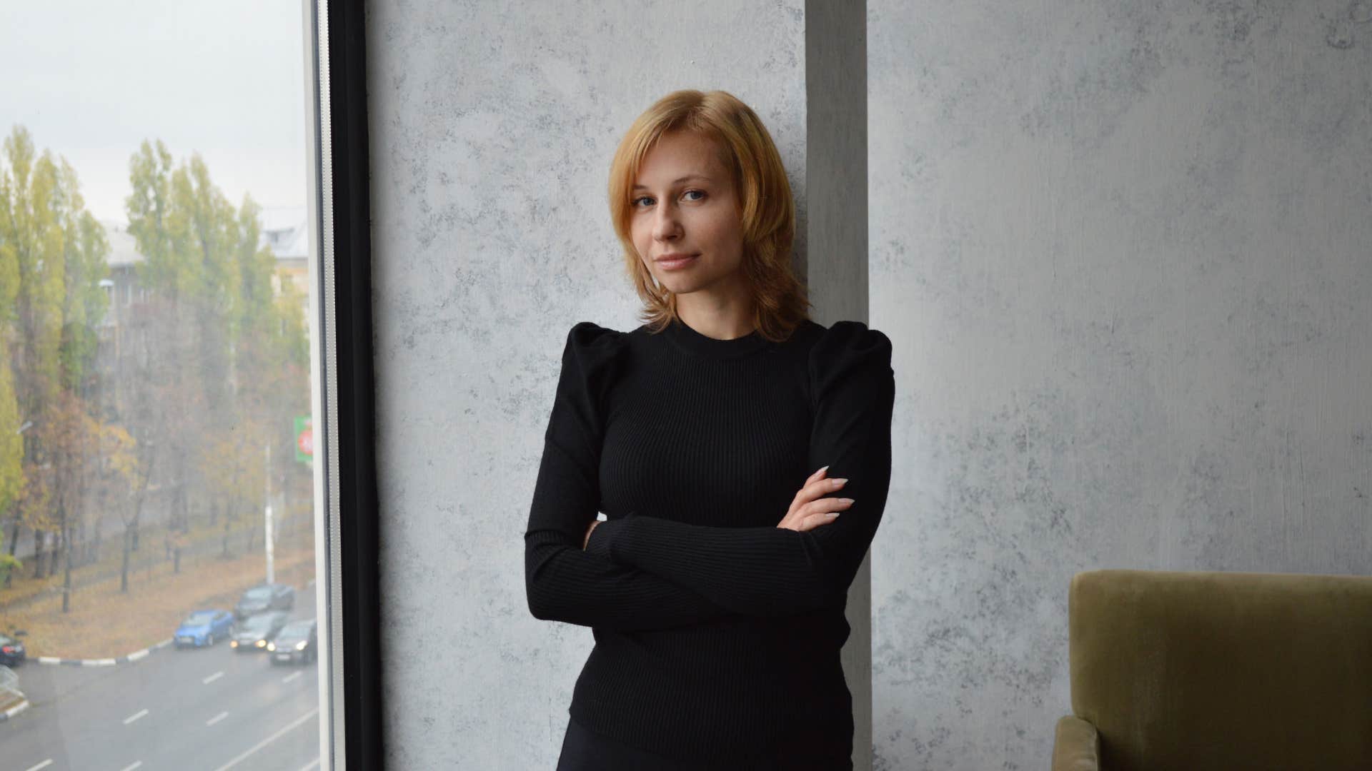 women who never chase attention usually share these rare traits they are confident 