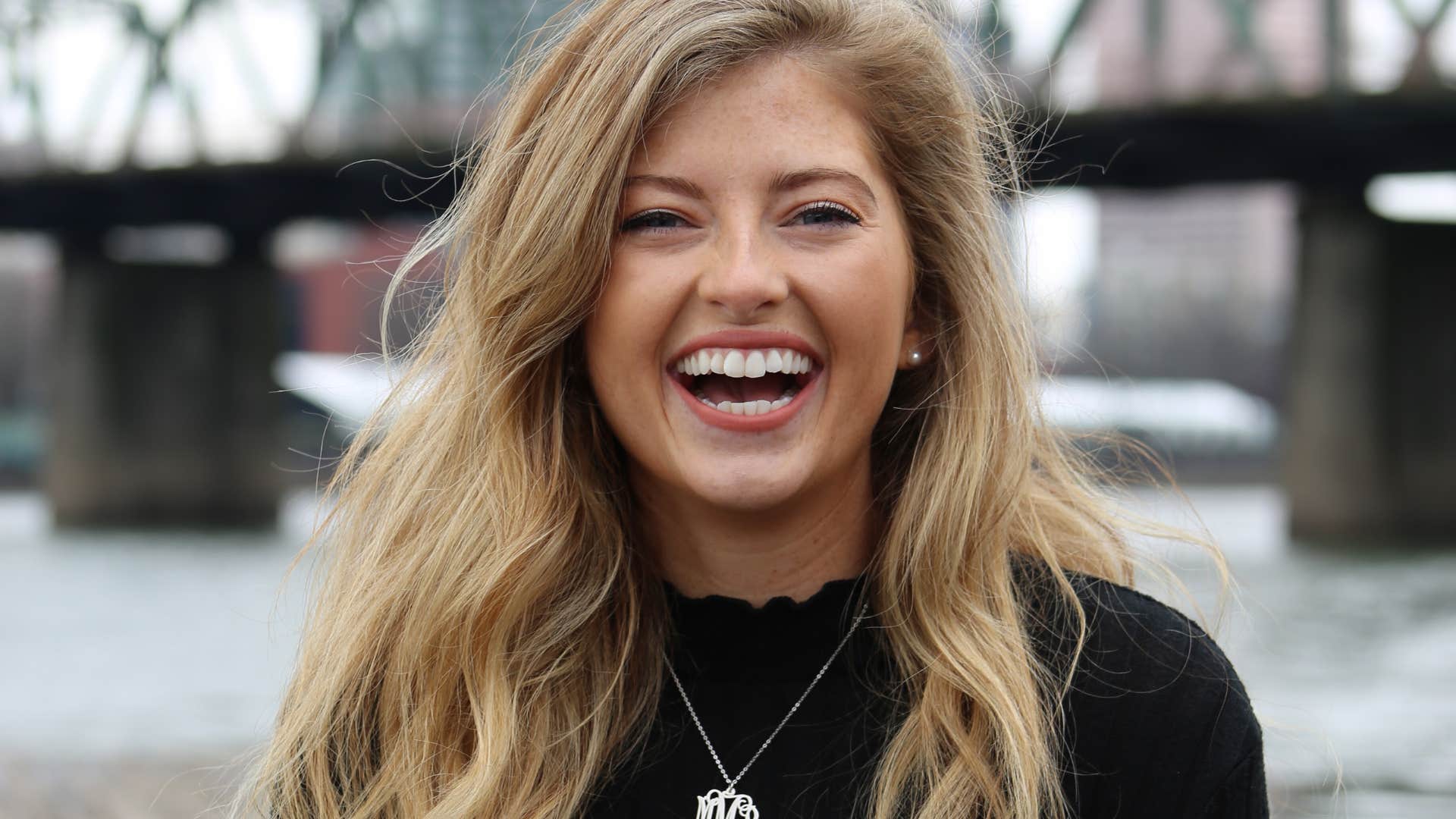 women who never chase attention usually share these rare traits they are prioritize they are emotionally intelligent 