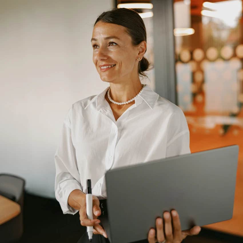 woman who put her career over having kids forced to pick up the slack for co-workers with kids