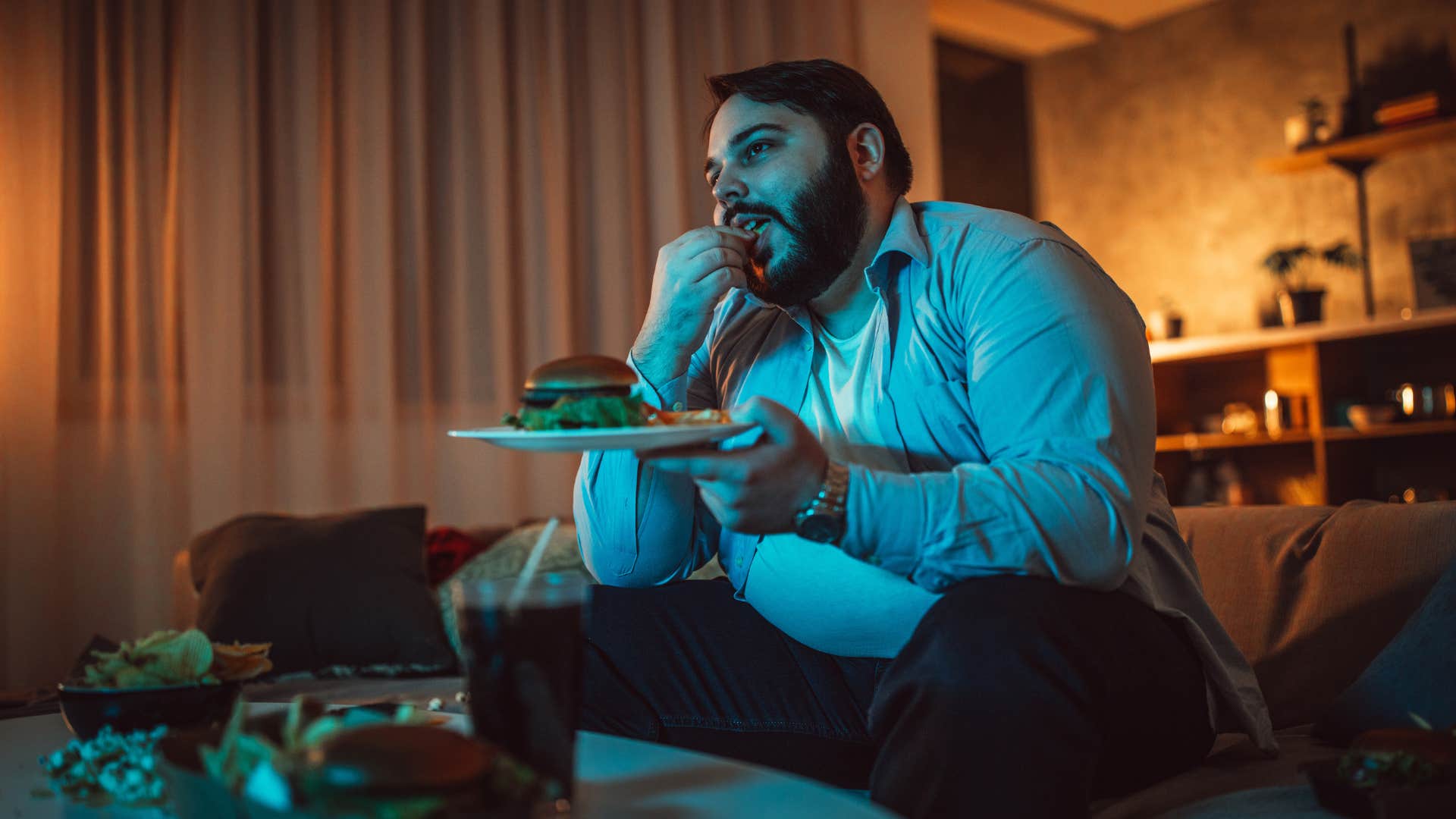 you can tell when a mans life is incredibly boring by noticing these details in his home no formal dining space