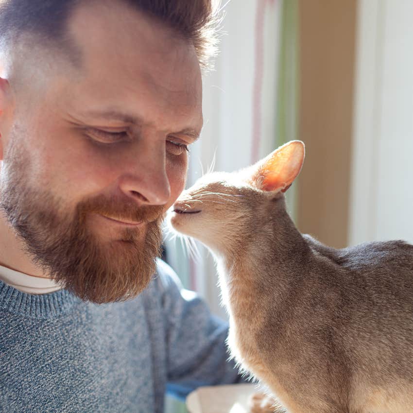 man who has a big love in his life thanks to his cat