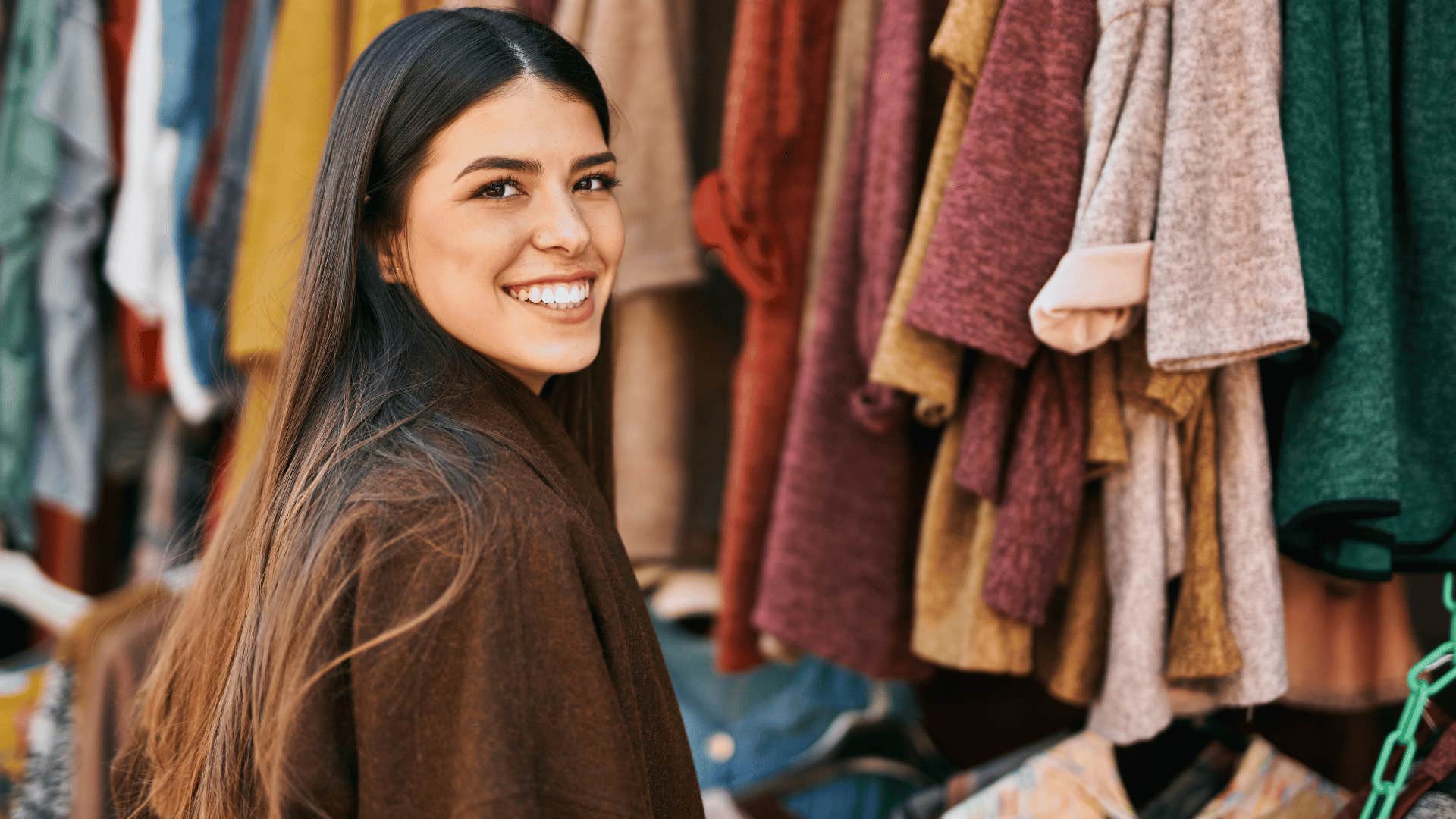 woman who builds wealth by how she evaluates purchases