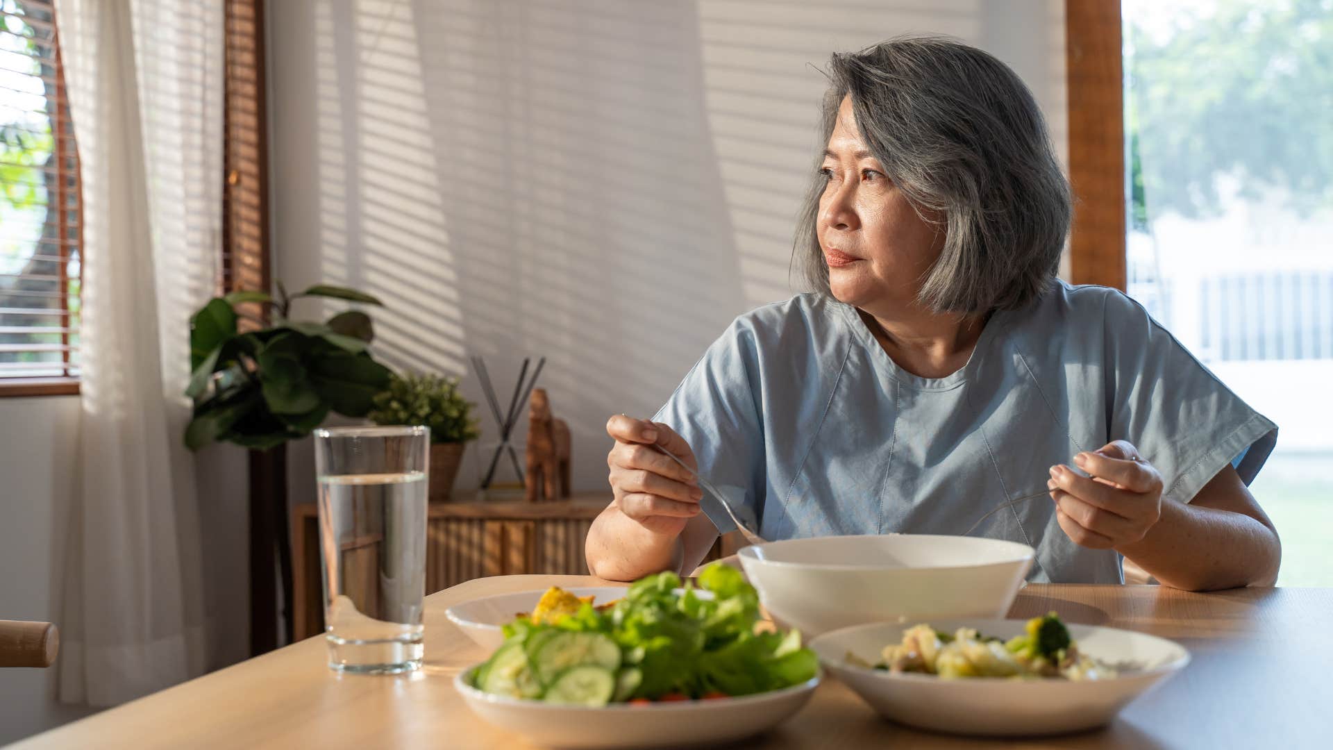 older person eats healthy to control weight