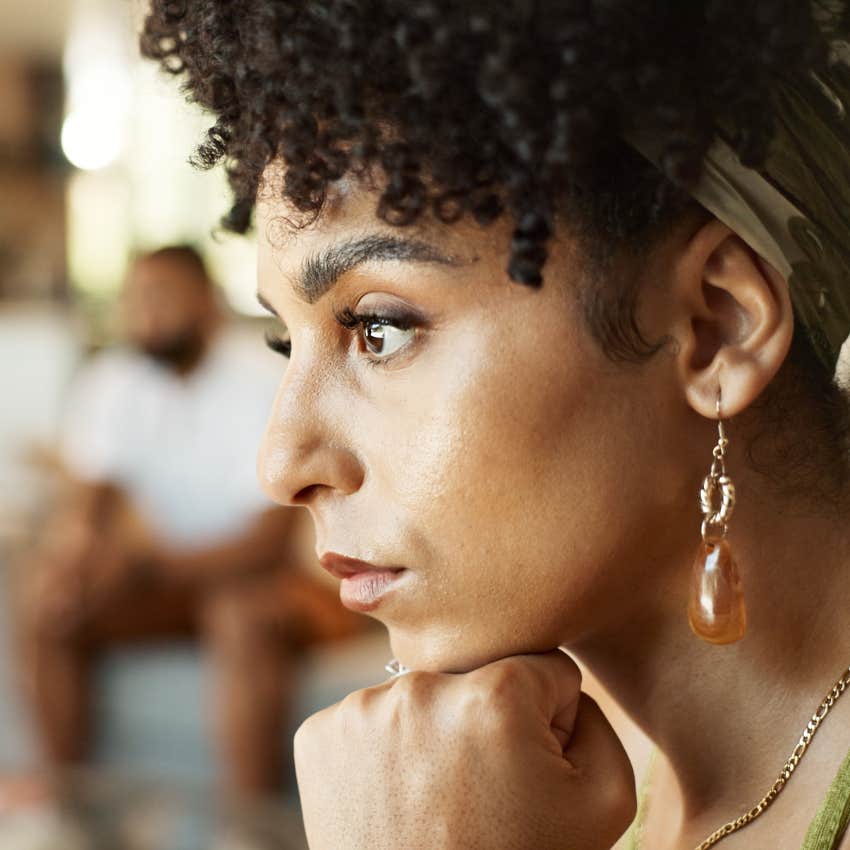 Woman who notices patterns quickly at home.