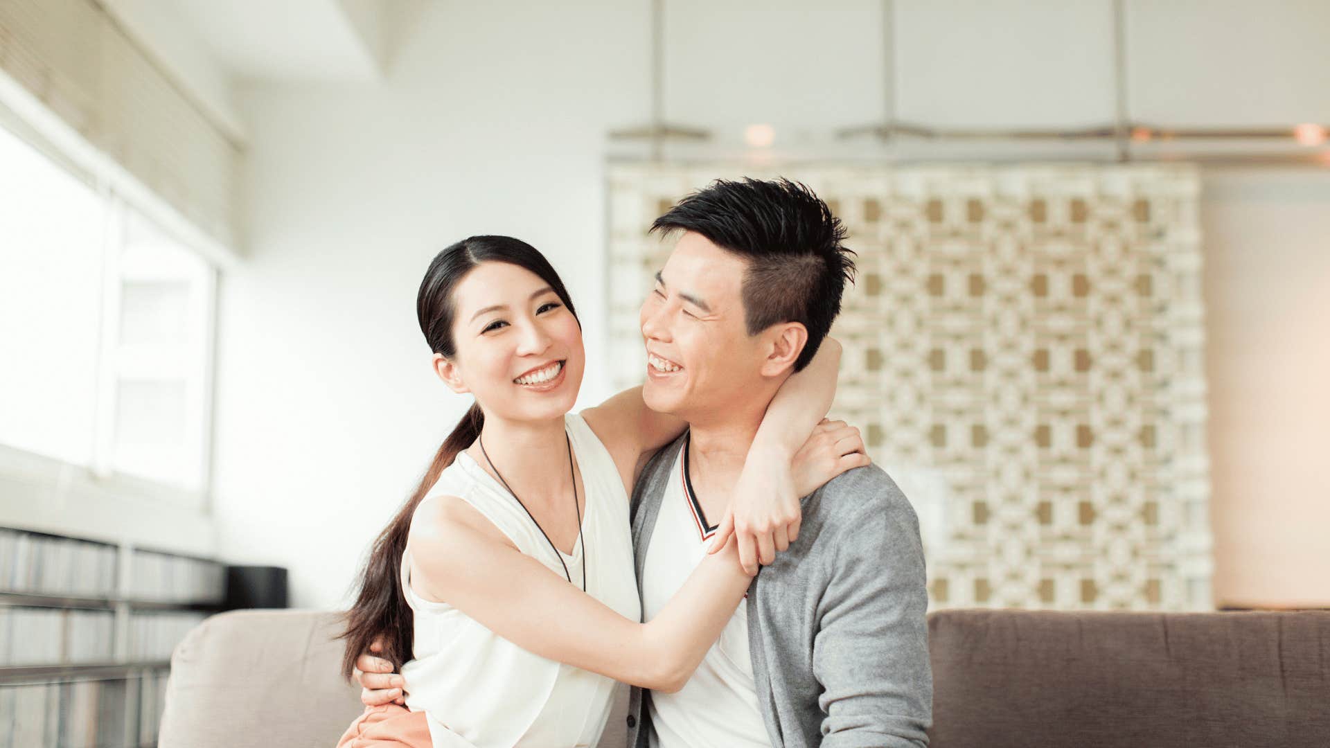 highly intelligent man who prefers women with communication skills