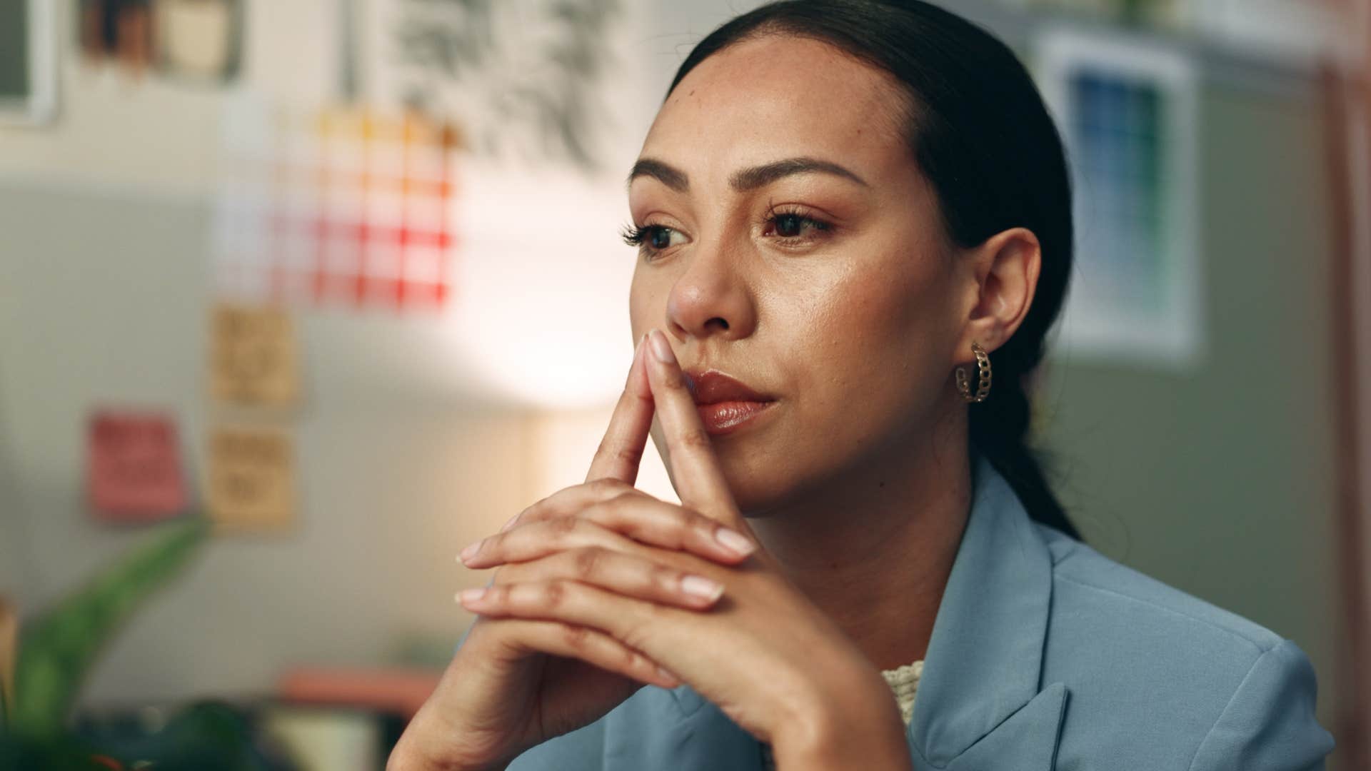 highly intuitive woman thinking and saying I don't trust this