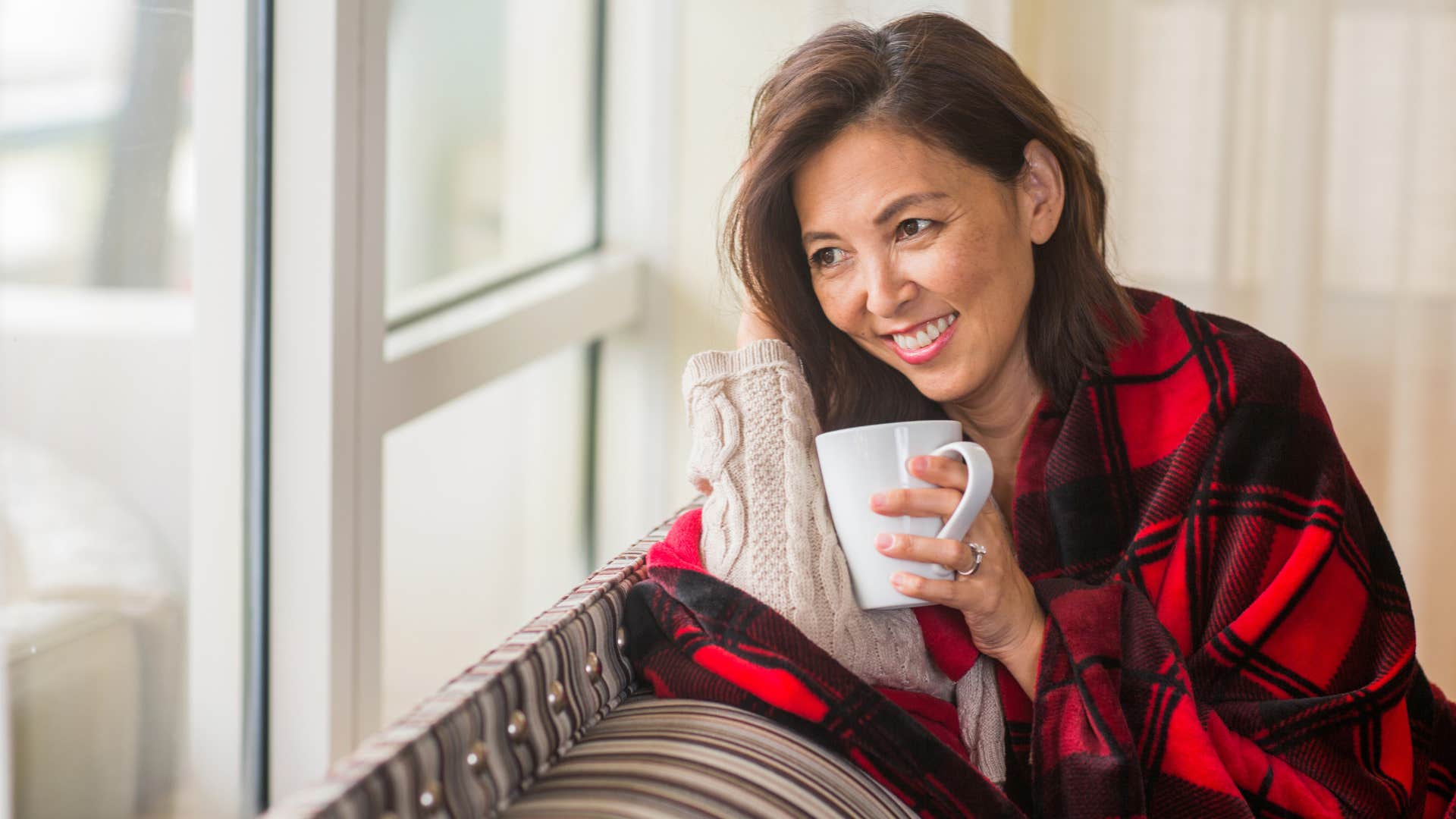 woman drinking coffee forming new habits