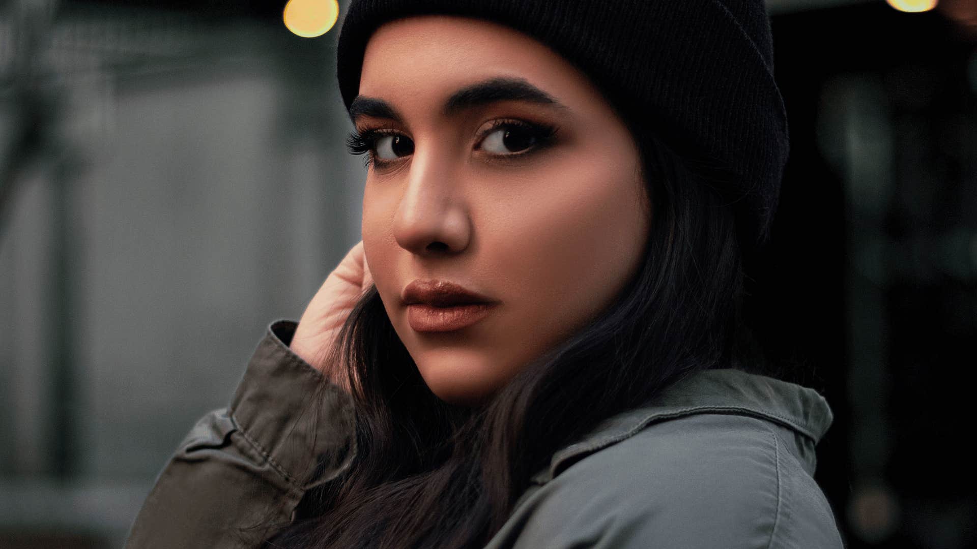 woman who tries not to trust anyone because she grew up surrounded by conflict