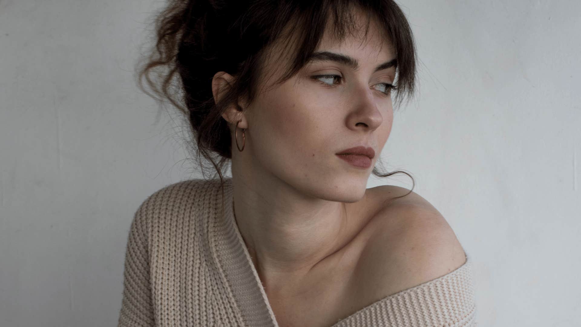 woman who withdraws frequently because she grew up surrounded by conflict