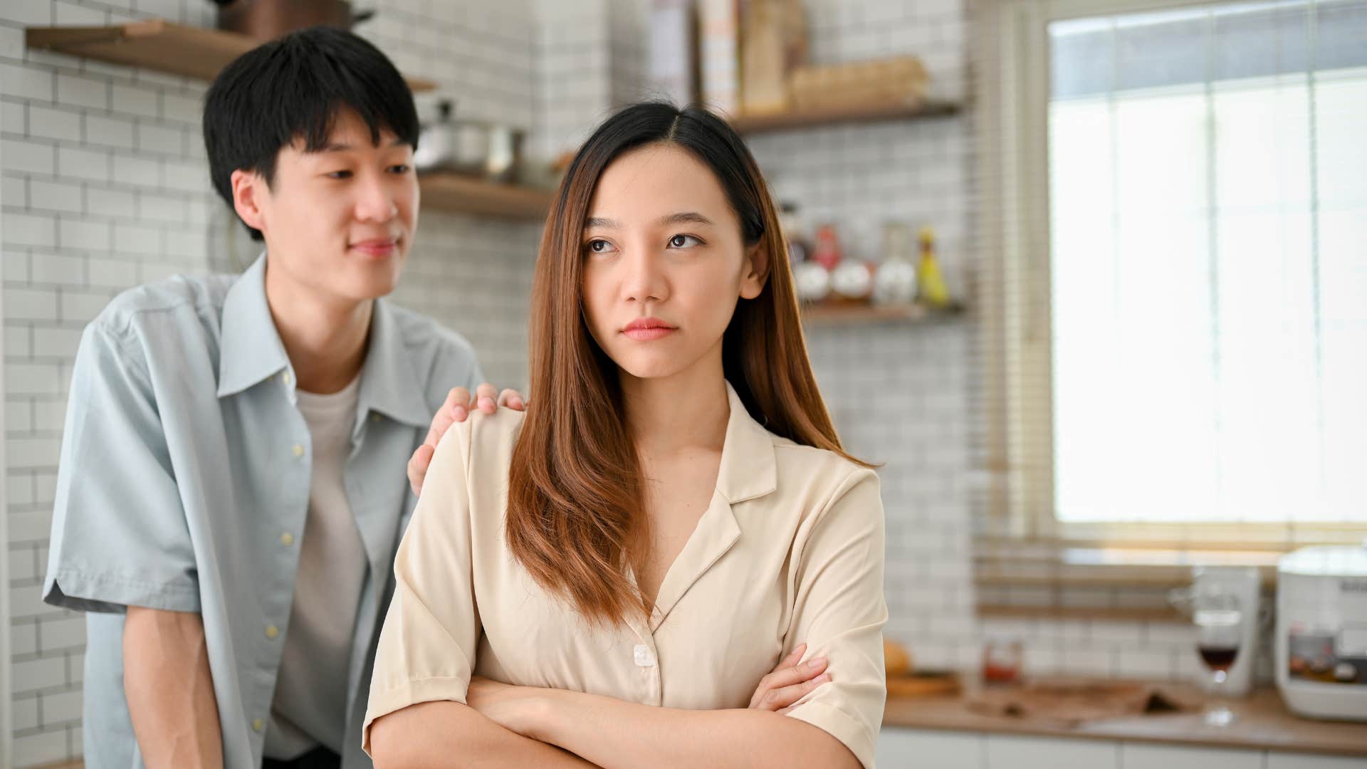 man apologizing to woman using simple phrase you're right