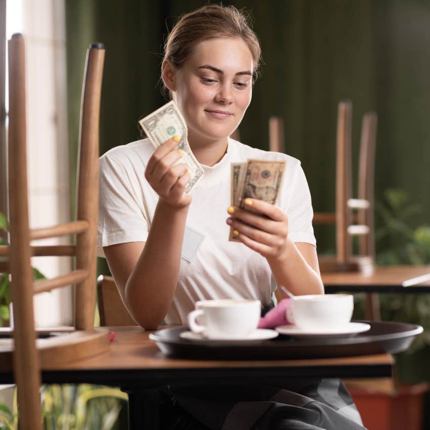 female server counting tip money