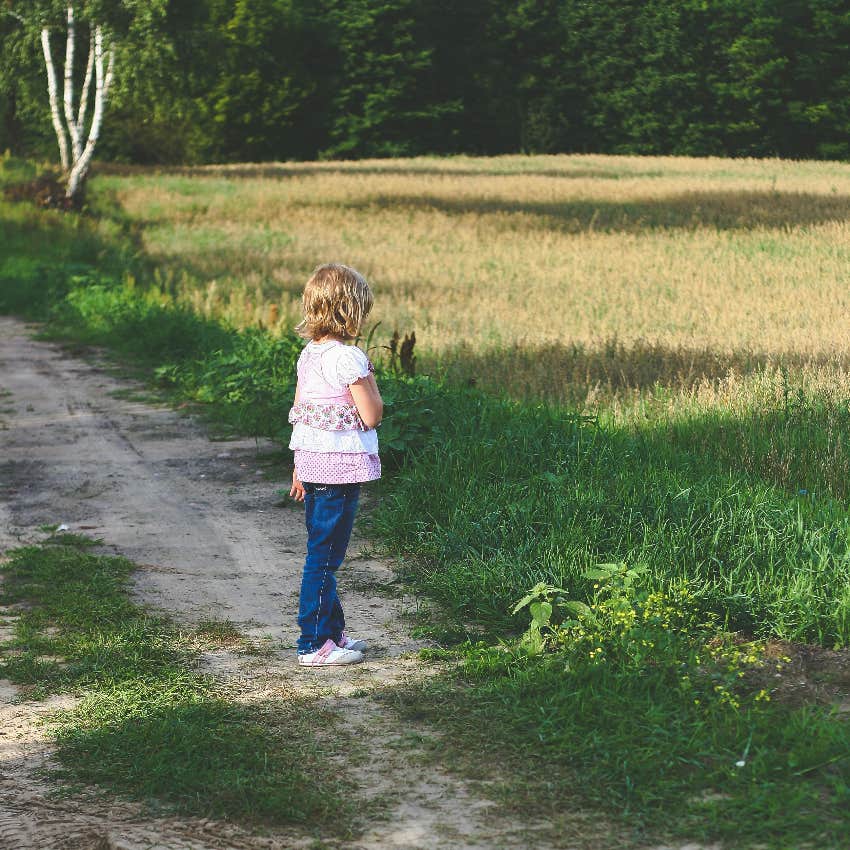 little girl left alone in the street