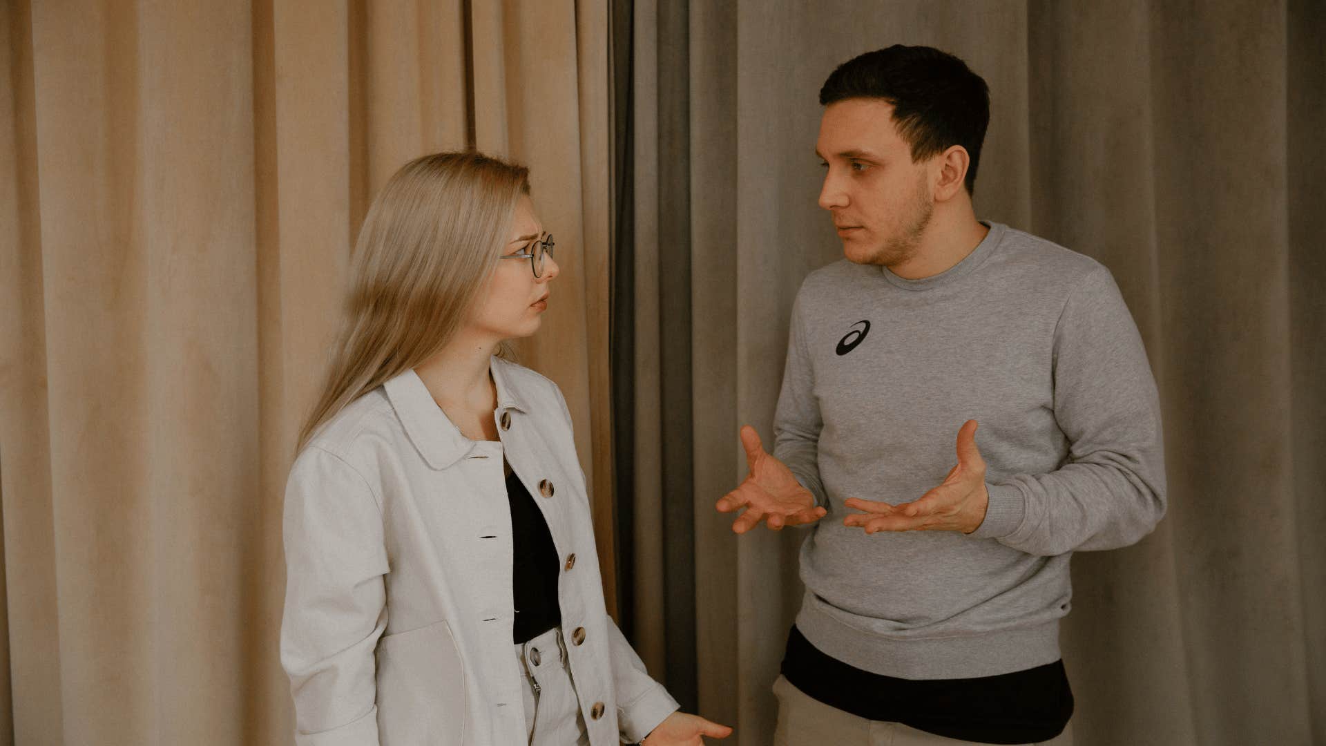 man ruining his relationship by saying the phrase we need to do it my way