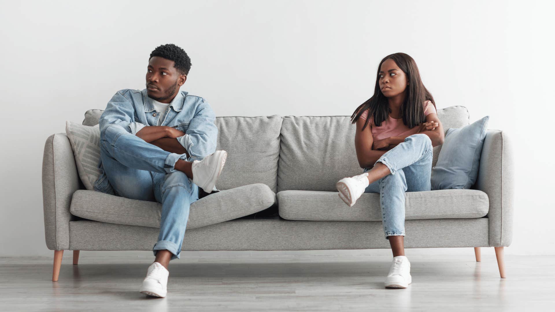 woman ruining her relationship by saying you always to her boyfriend