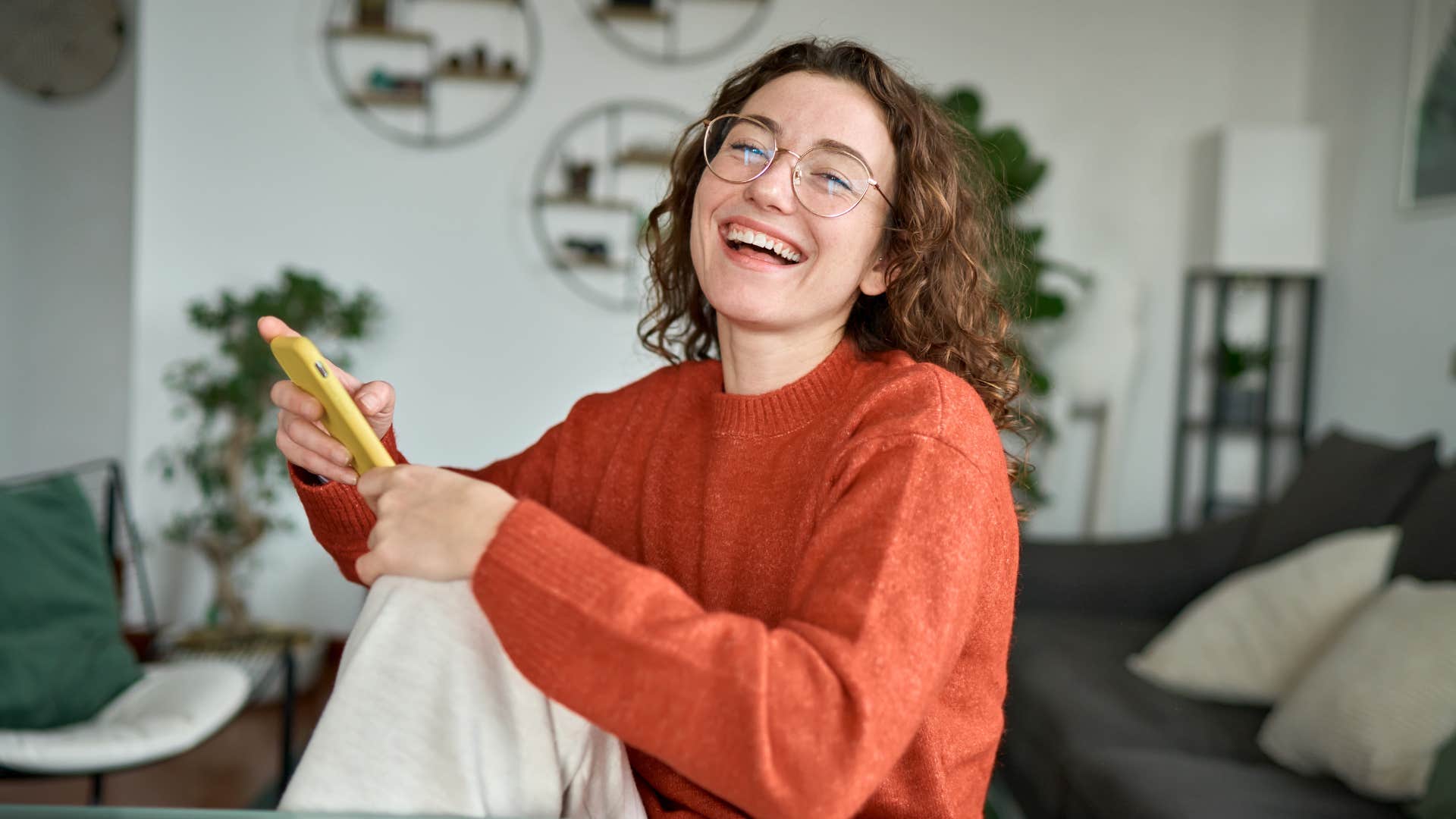 woman who saved something on her phone so her partner could see