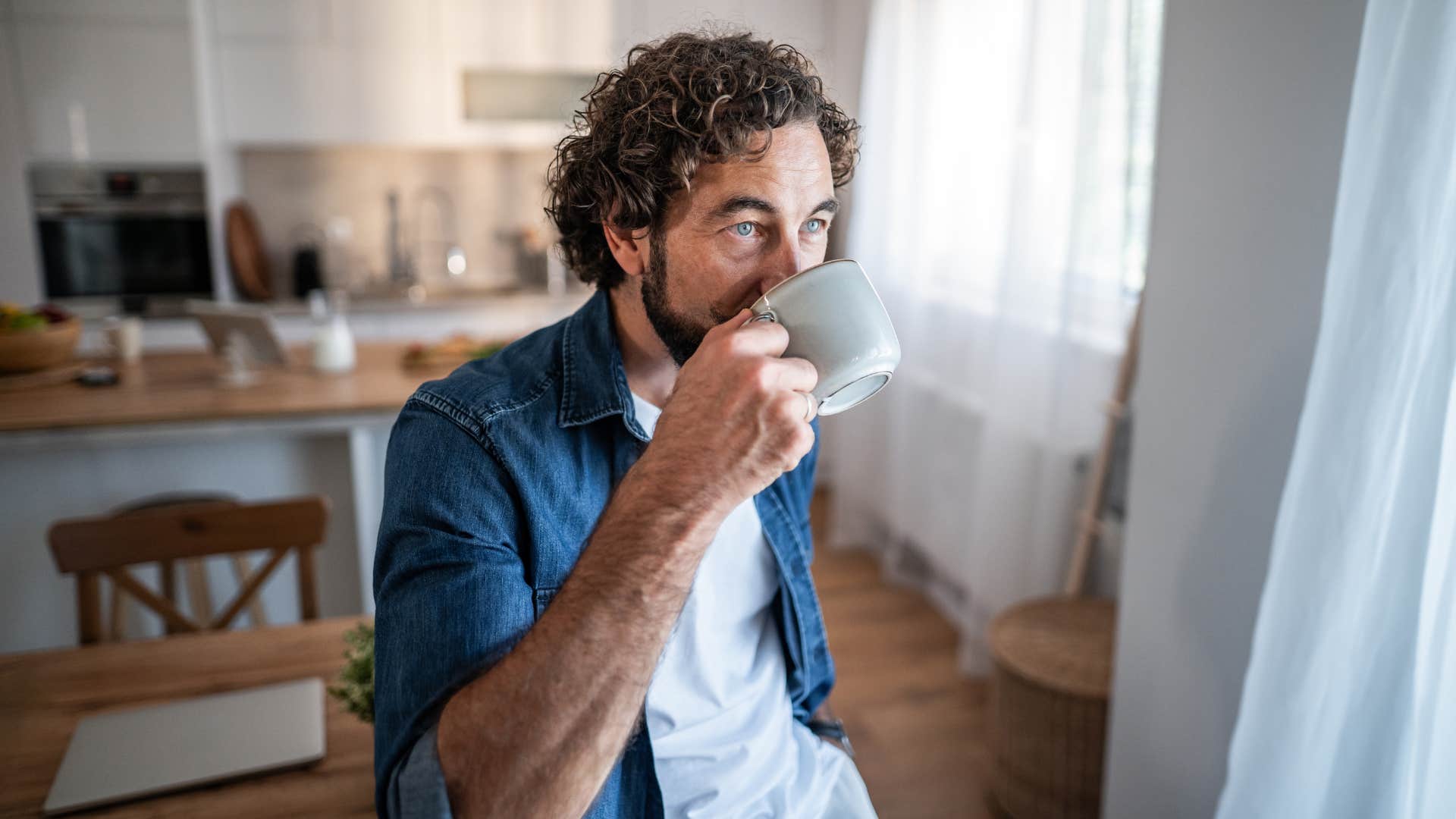 man relies on routines when traveling to the airport 