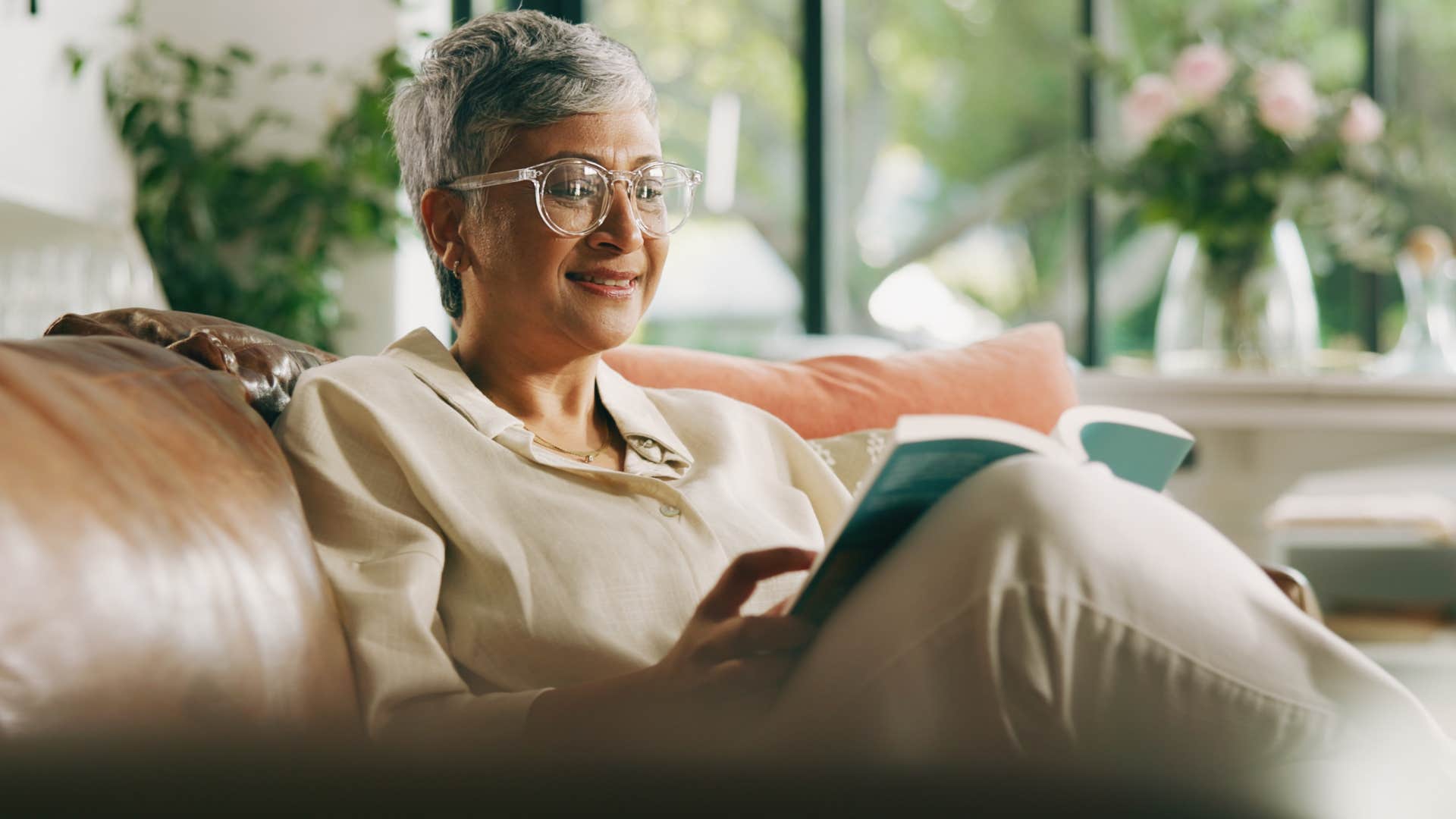 woman who loves staying at home romanticizing the mundane parts of life
