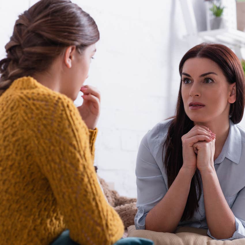 woman making her friend feel important while that isn't reciprocated