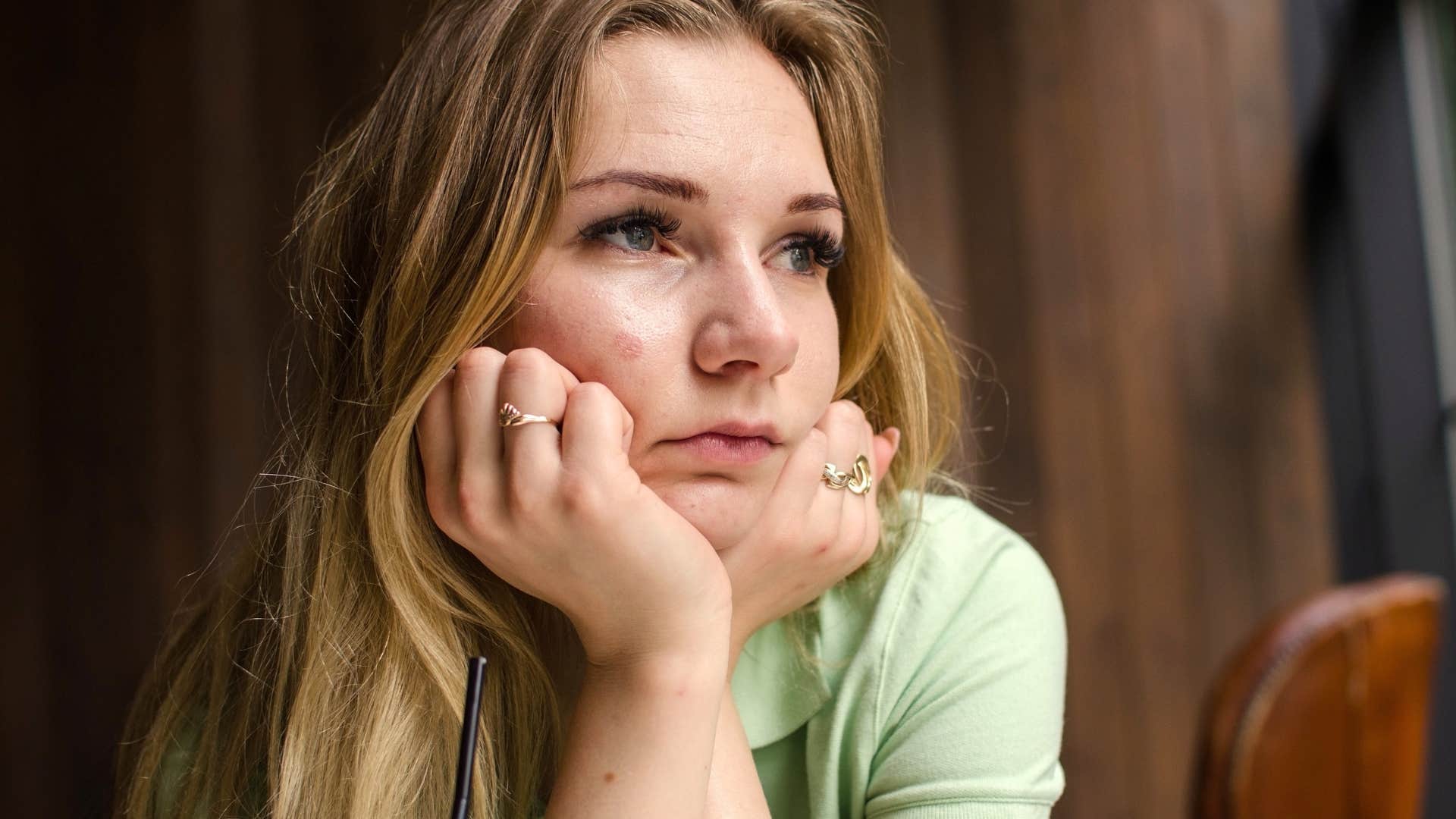 intelligent woman who thinks about things in complex ways