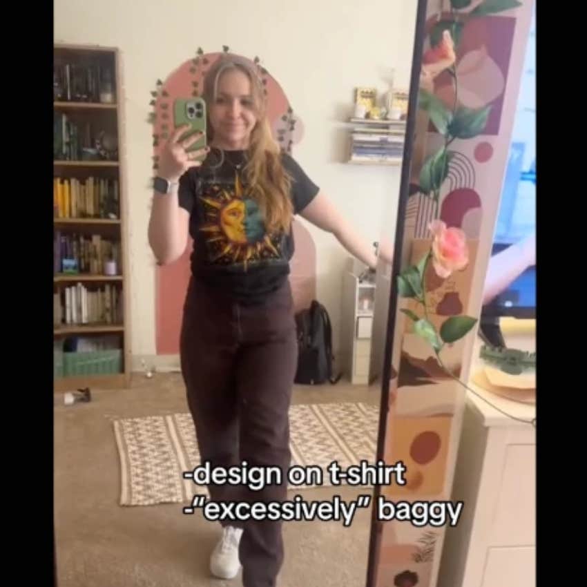 retail workers dress coded outfit 