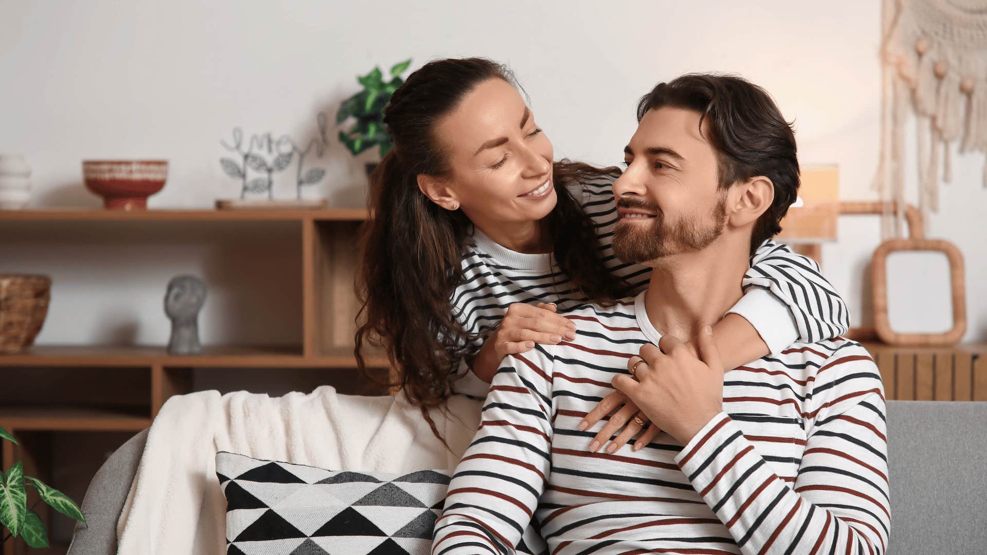 woman who is a wendy and is overly nurturing to avoidant men