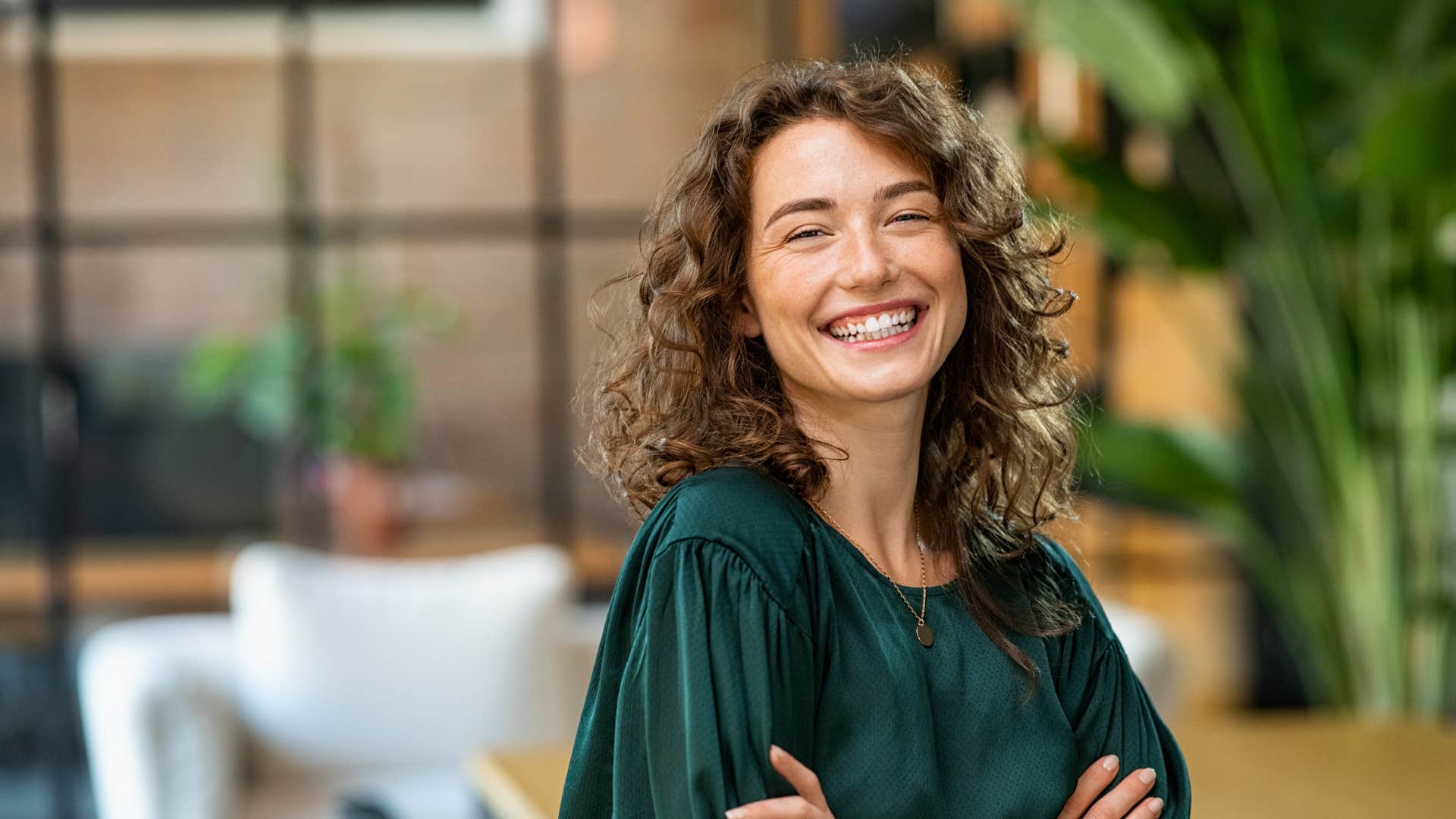 woman happy with her life not comparing herself to others