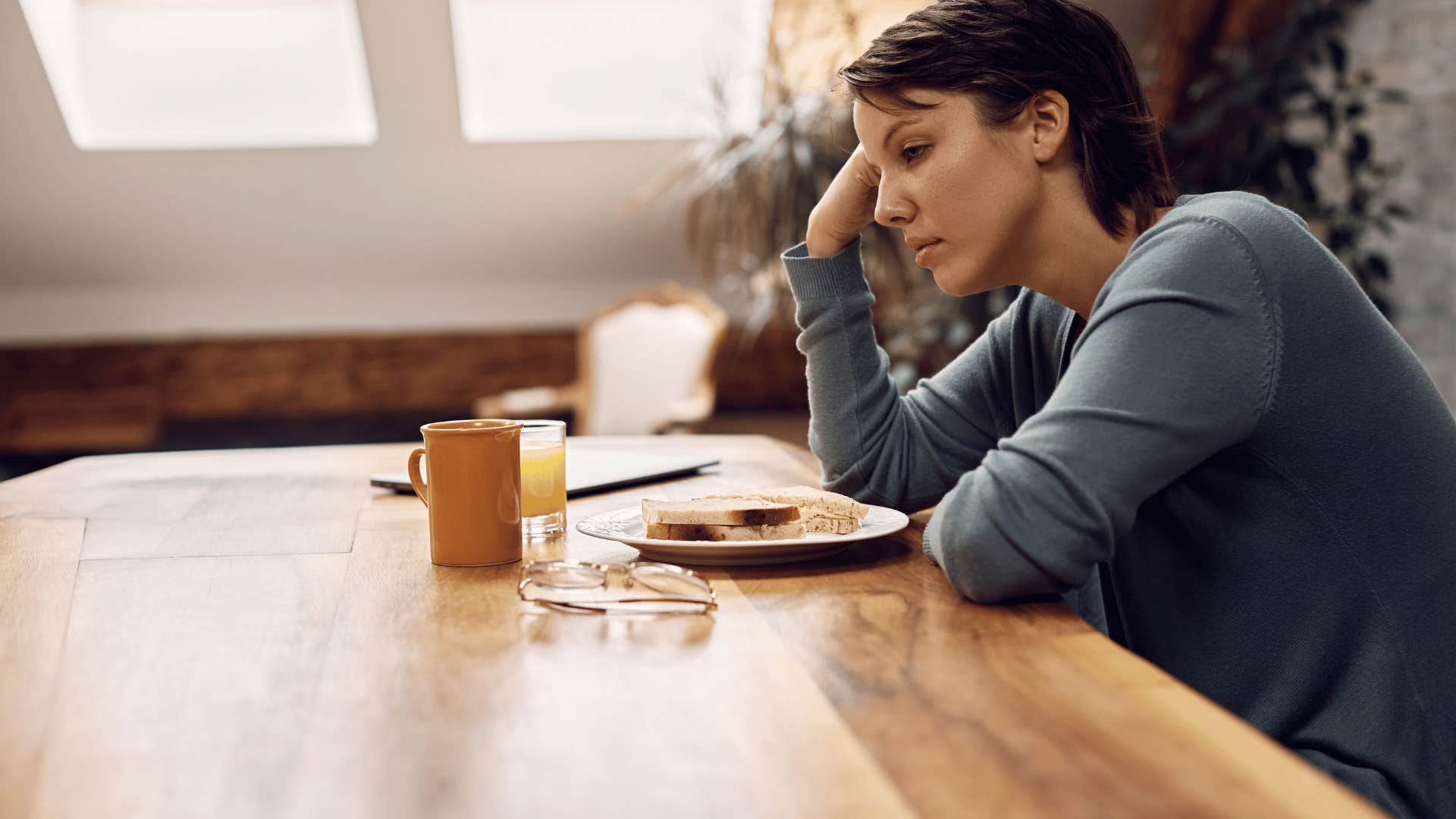 woman who has a complicated relationship with her family as she feels uneasy when things are calm