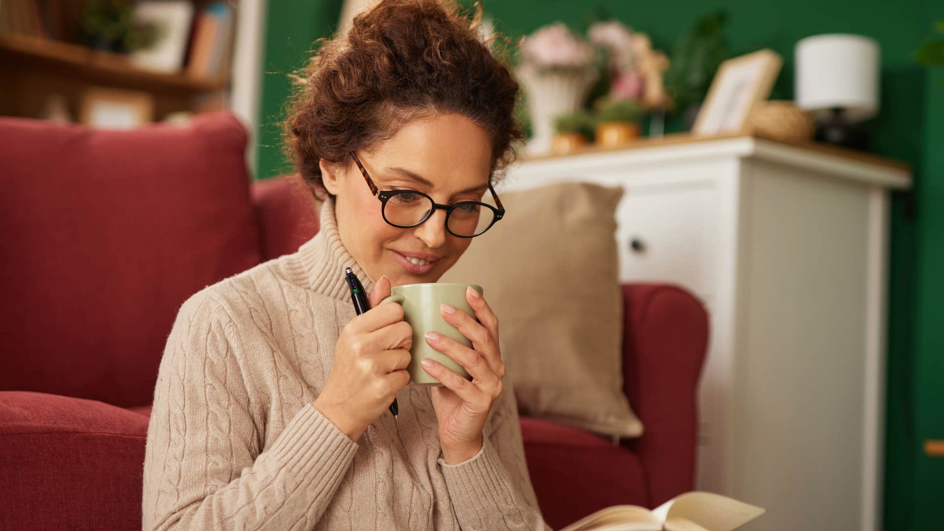 woman at peace who's comfortable spending time alone