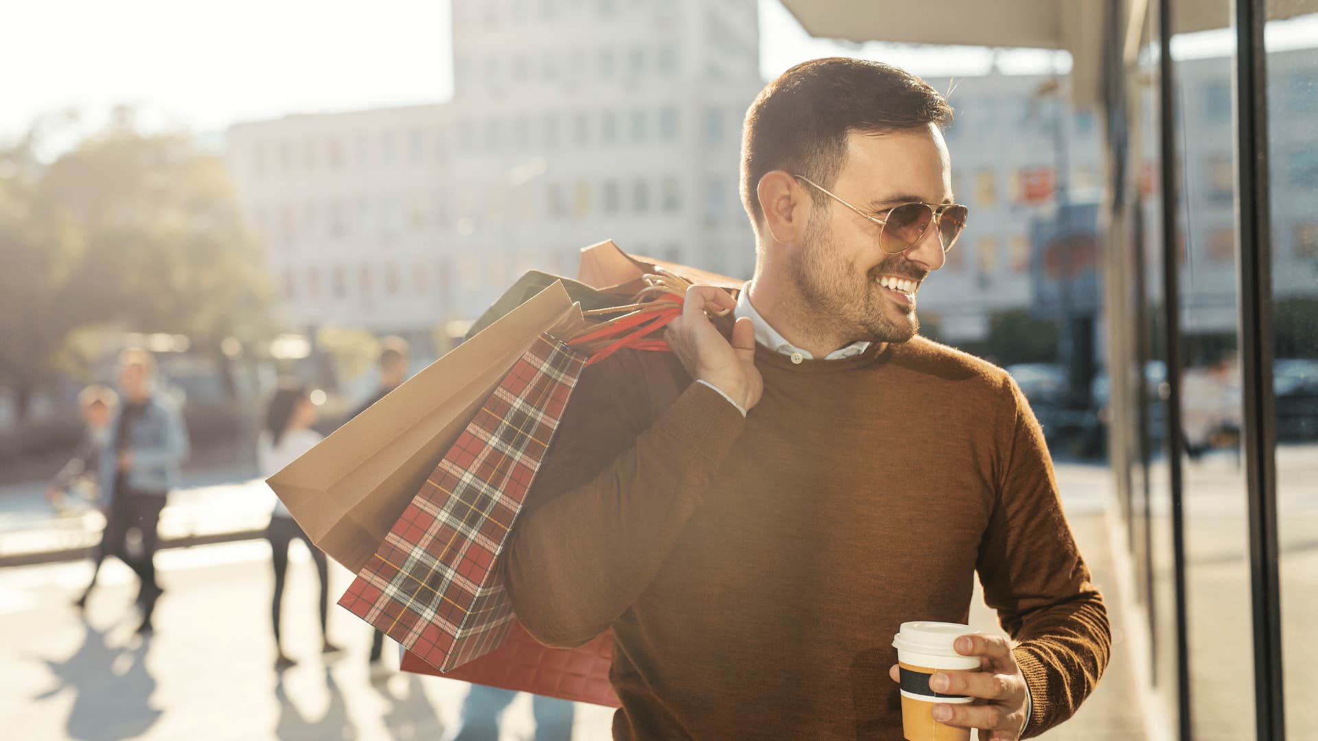 small money habits that separate people who stay broke from those who dont they chase the feelings of spending money