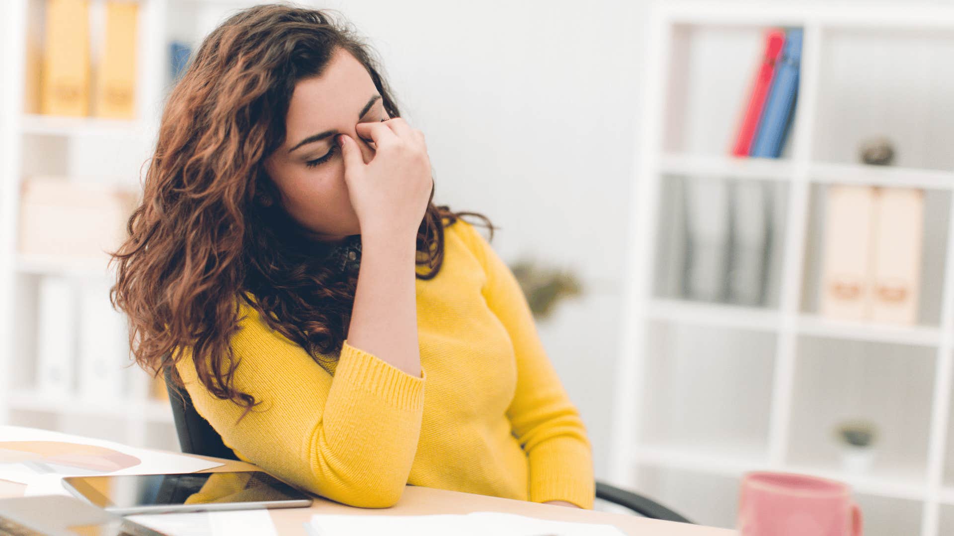 small money habits that separate people who stay broke from those who dont they do not invest wisely