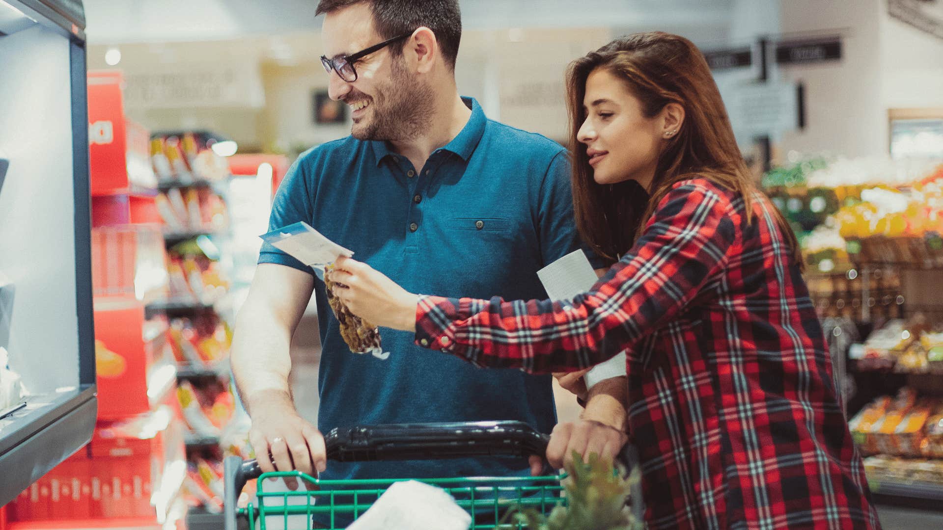 small ways frugal people make their lives easier without spending more they shop with a list