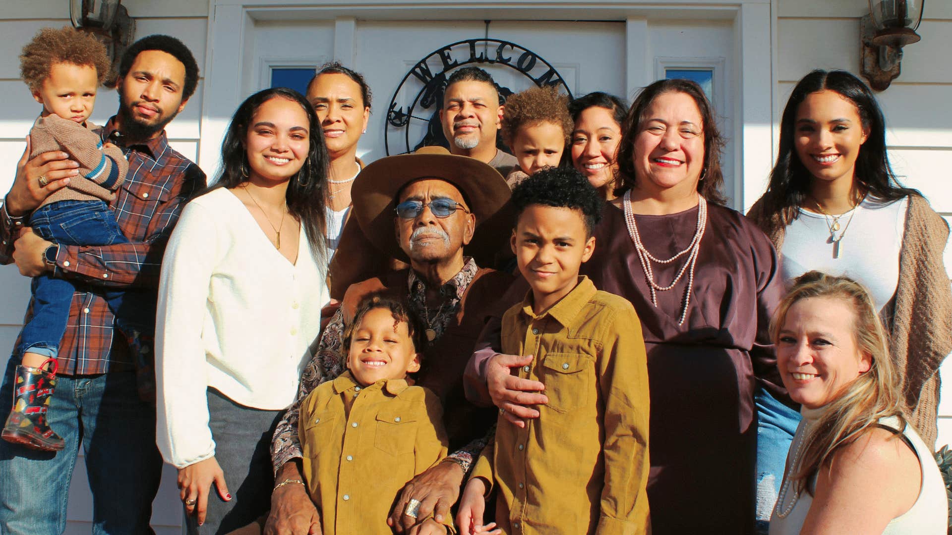 super-agers surround themselves with family and friends to keep their bodies and minds younger