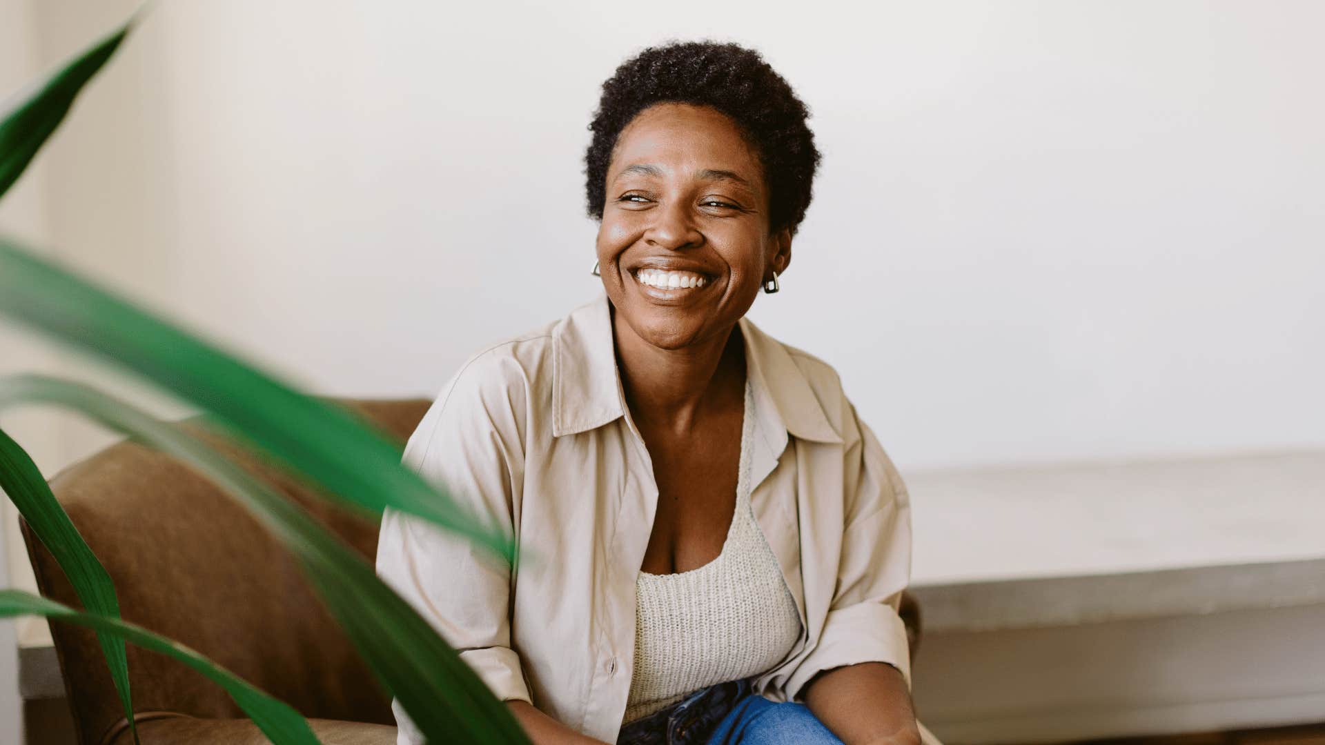 woman with a long-term money mindset who separates wants from timing