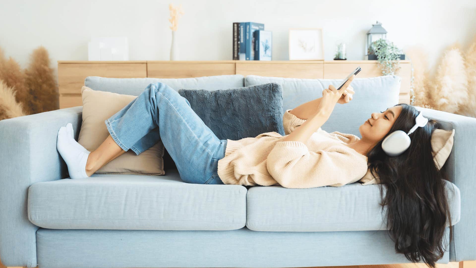 woman who is financially secure as she stops letting setbacks disrupt direction