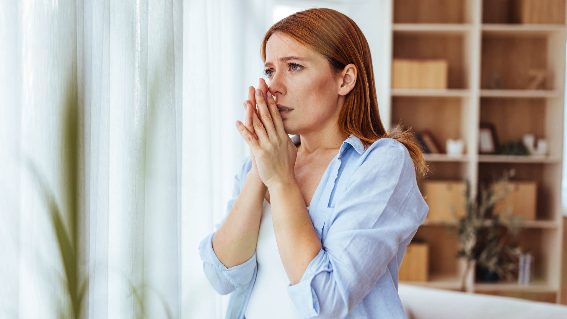 woman who expects bad things to happen