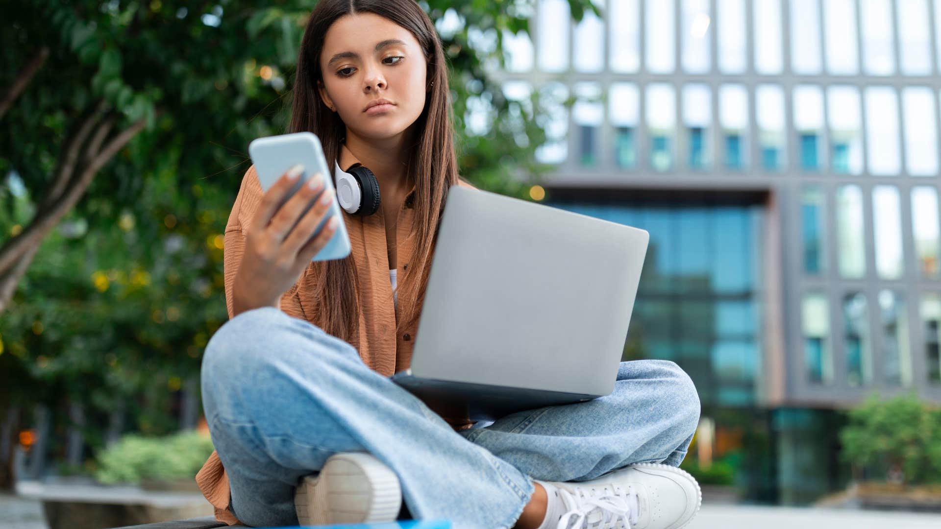 woman who needs constant distraction